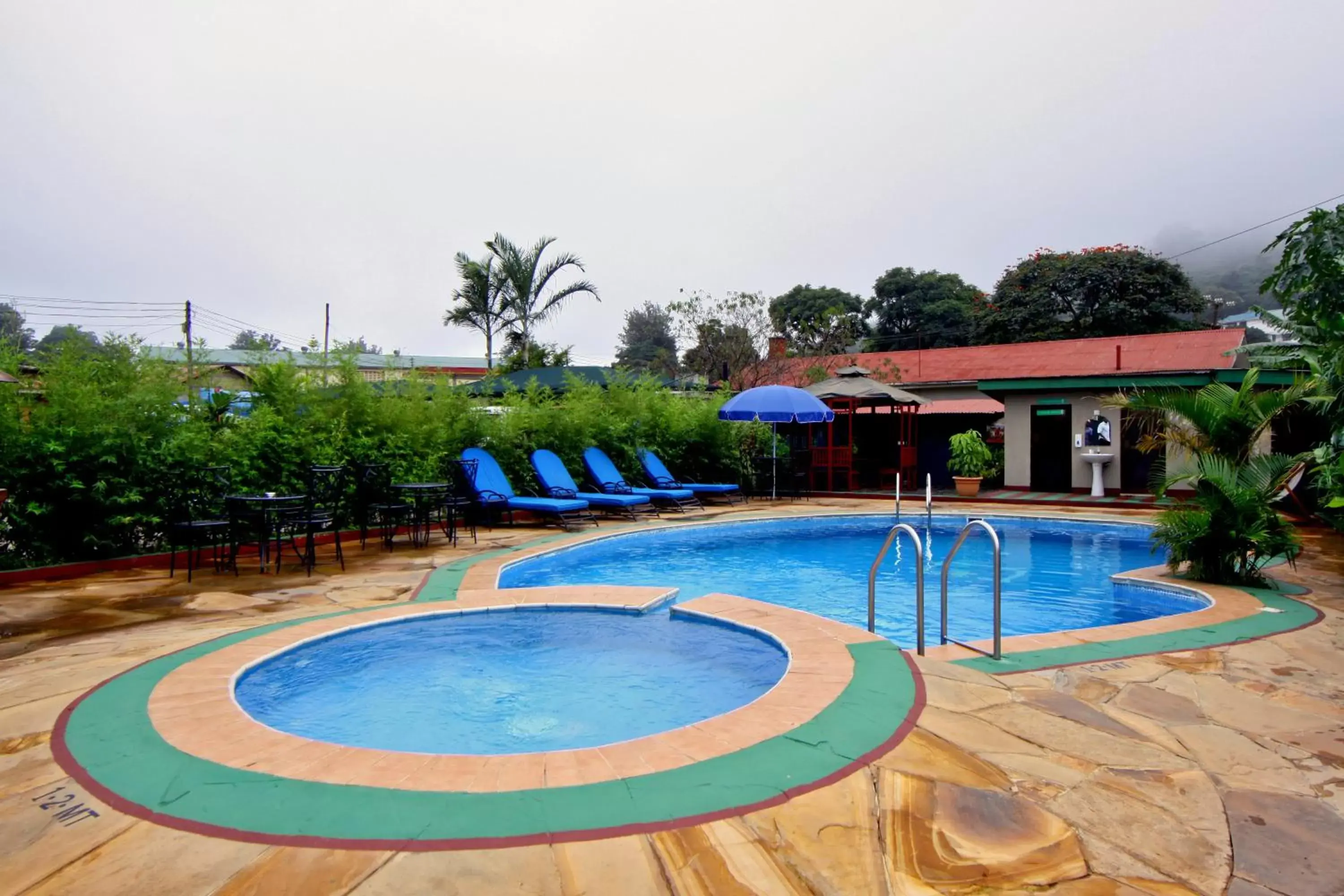 Swimming Pool in Green Mountain Hotel