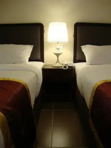 Photo of the whole room, Bed in DM Hotel