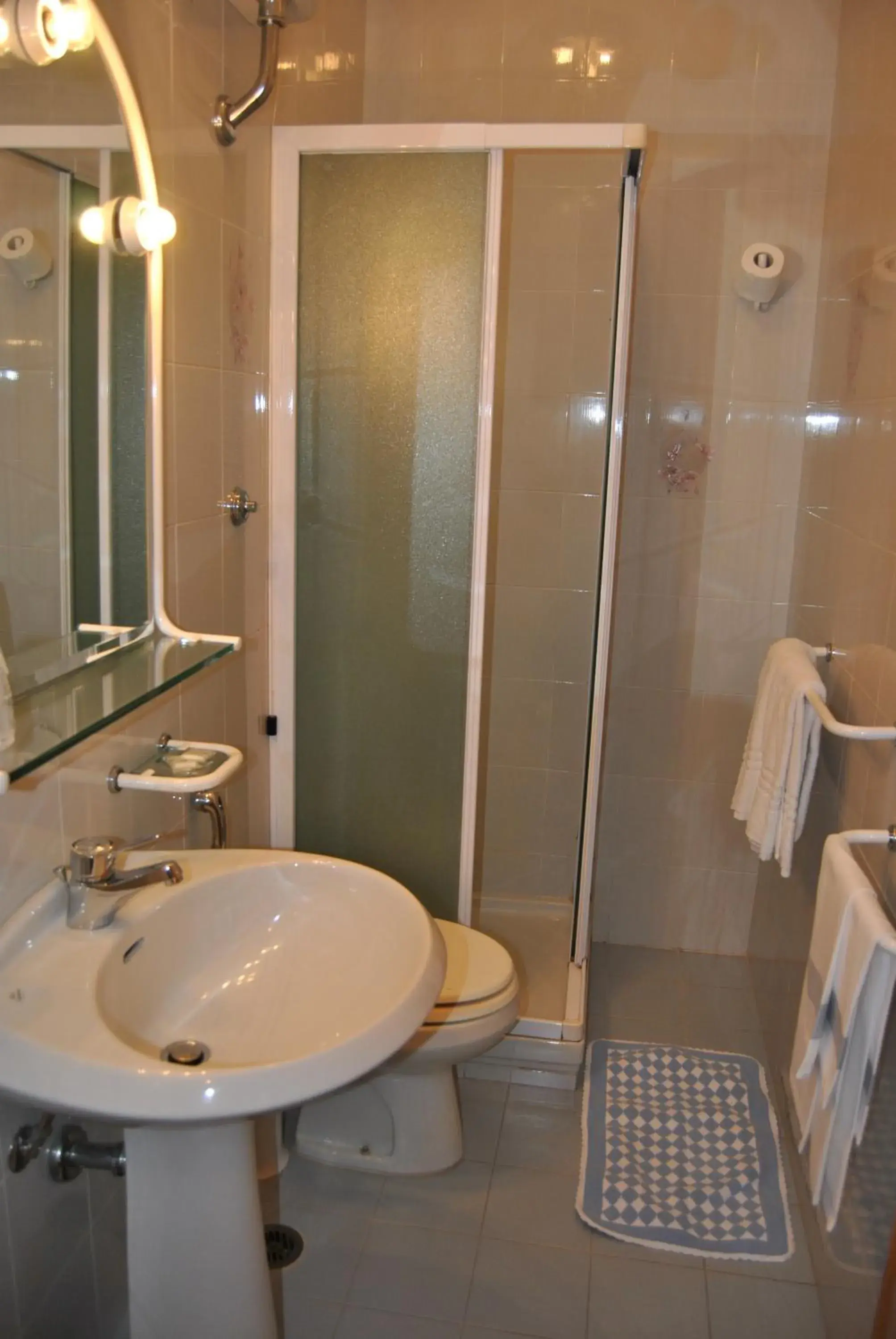 Bathroom in Hotel Archimede