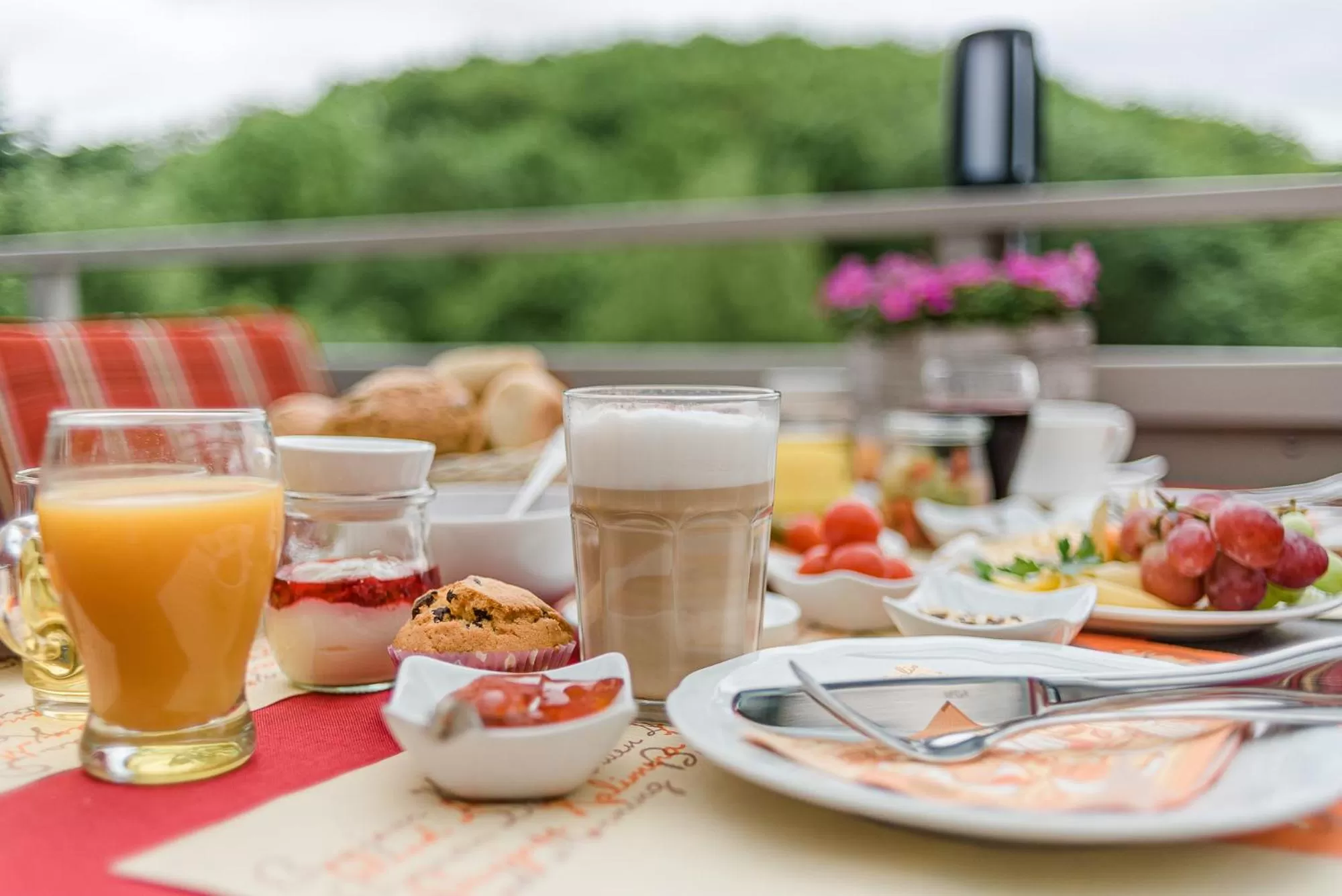 Food and drinks in Romantik Hotel Ahrenberg