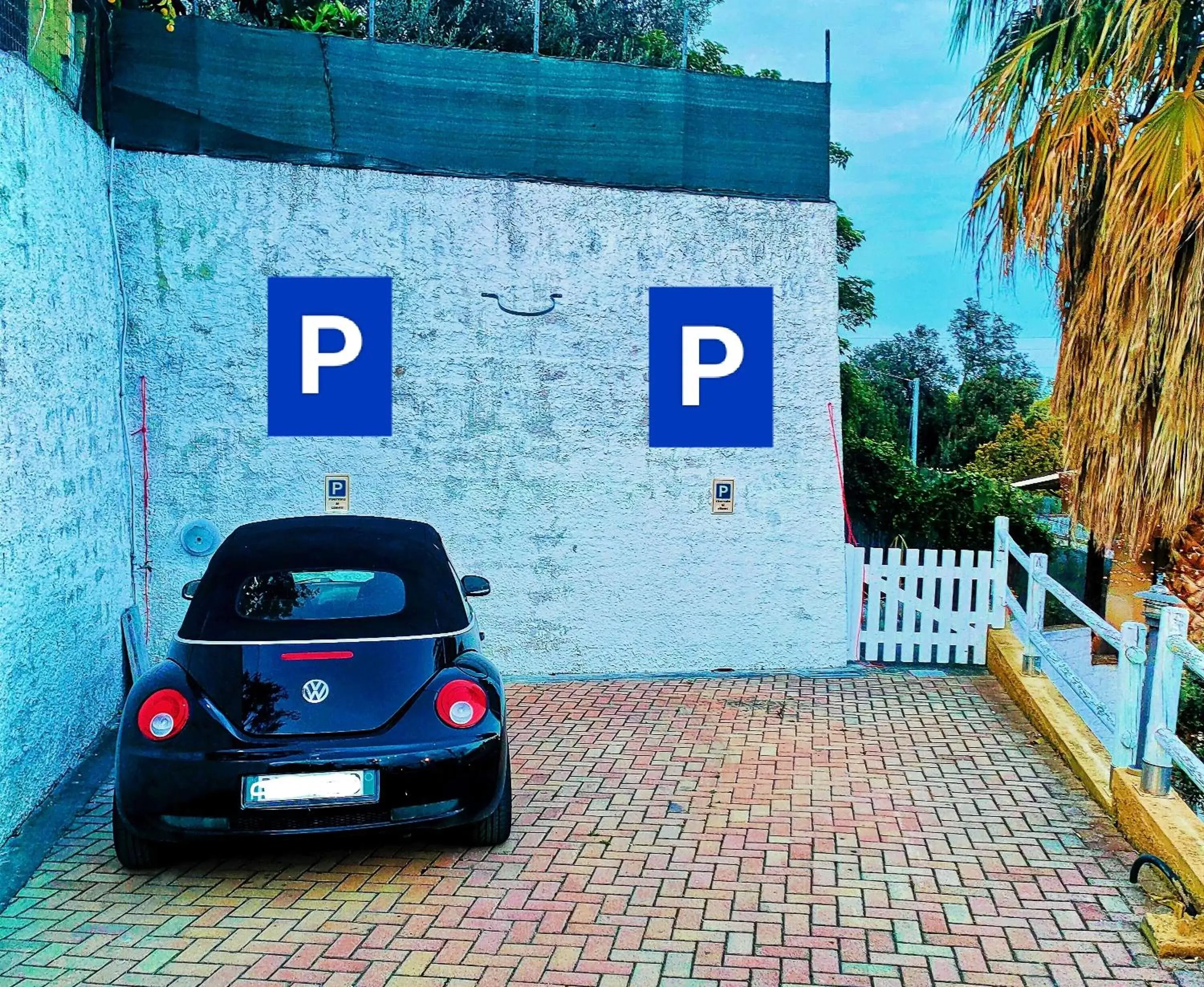 Parking in Favola Exclusive b&b