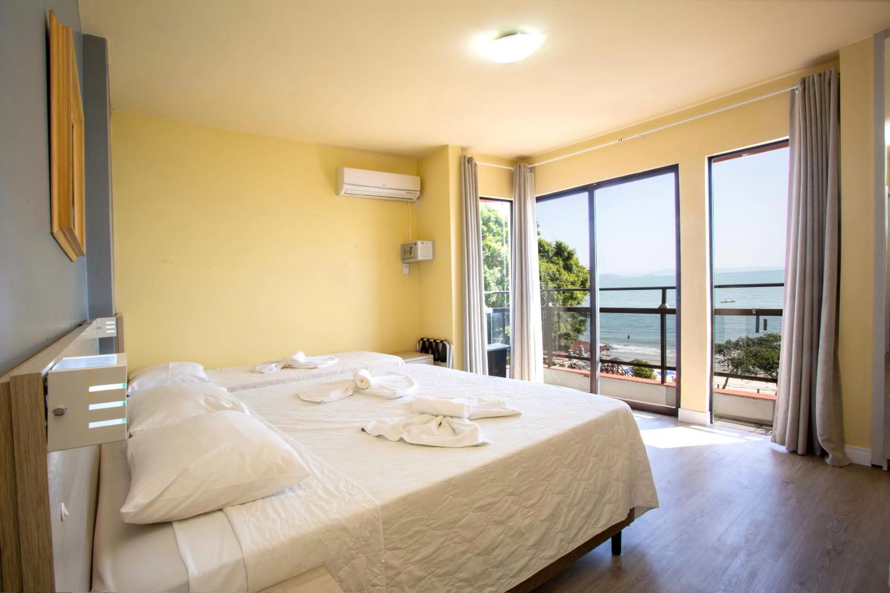 Photo of the whole room, Bed in Hotel Vila Mar