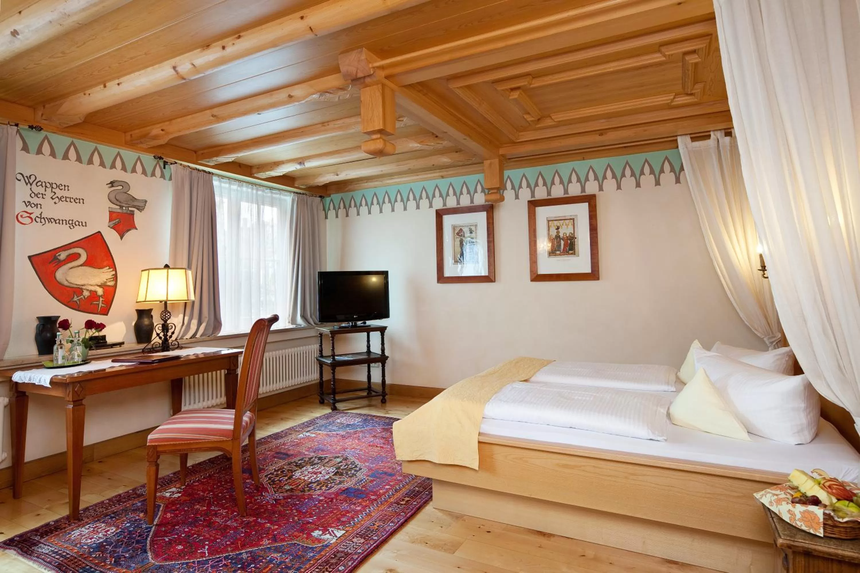 TV and multimedia, Bed in Hotel Hirsch