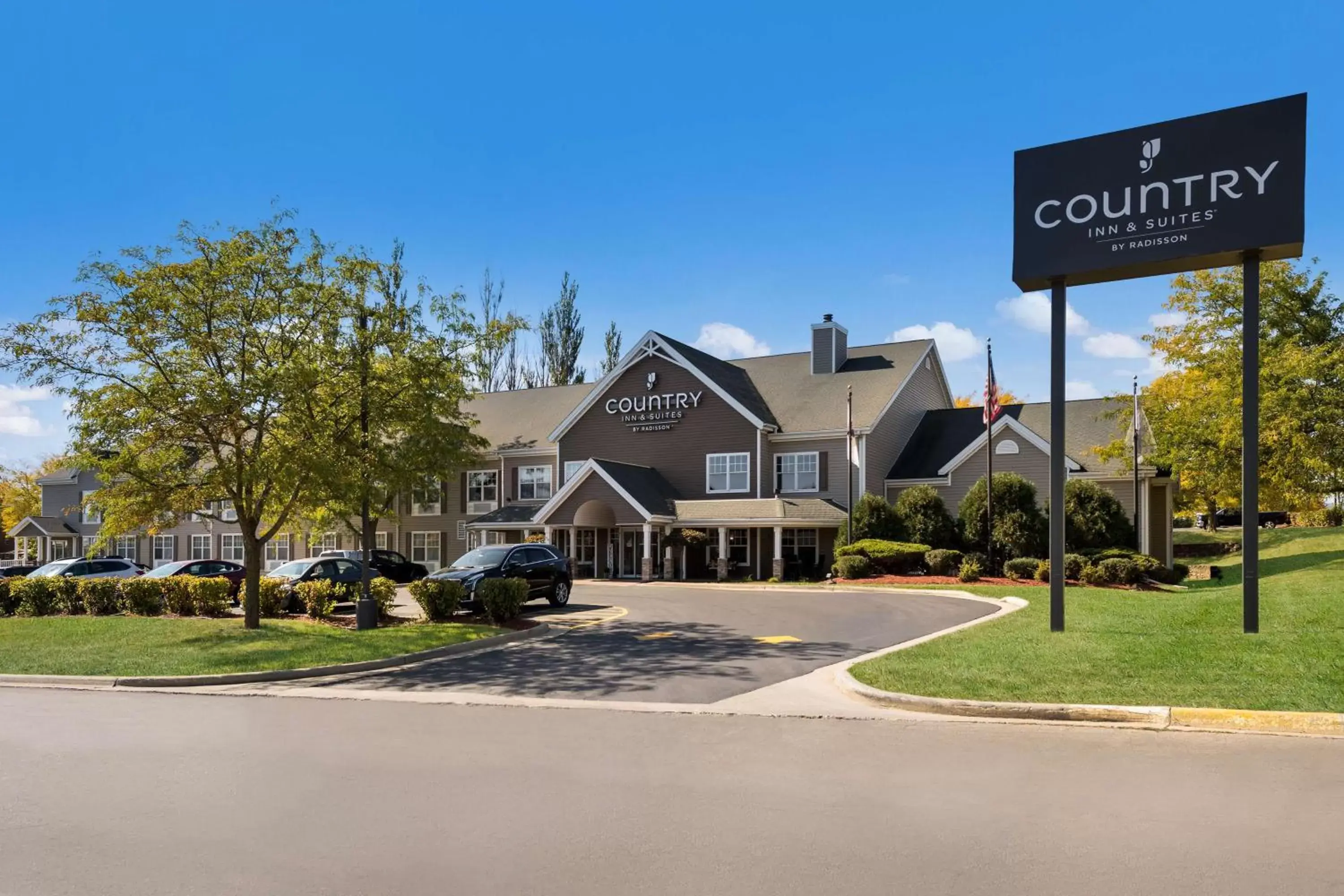 Property Building in Country Inn & Suites by Radisson, Freeport, IL