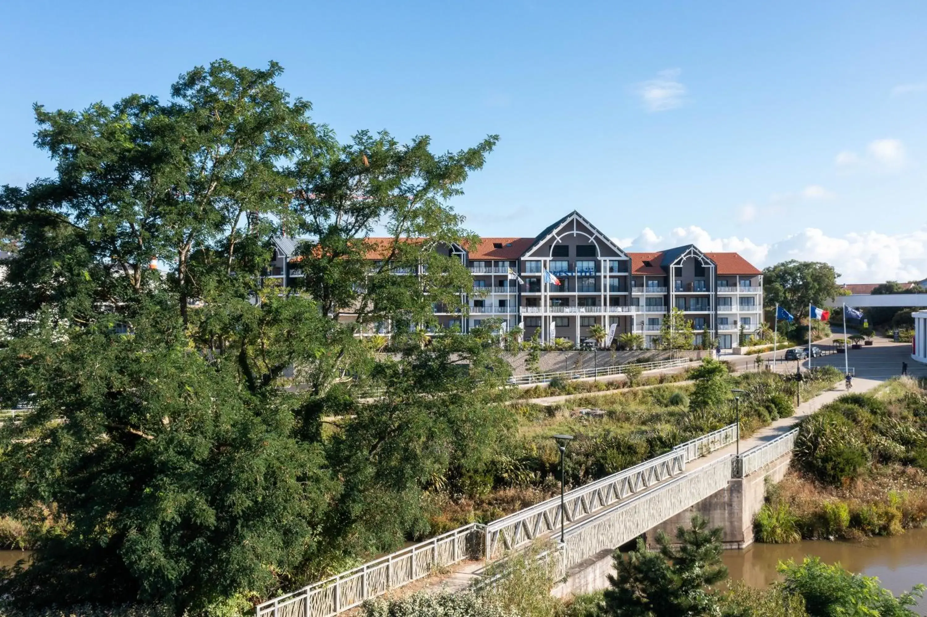 Nearby landmark, Property Building in Westotel Pornic Côte de Jade