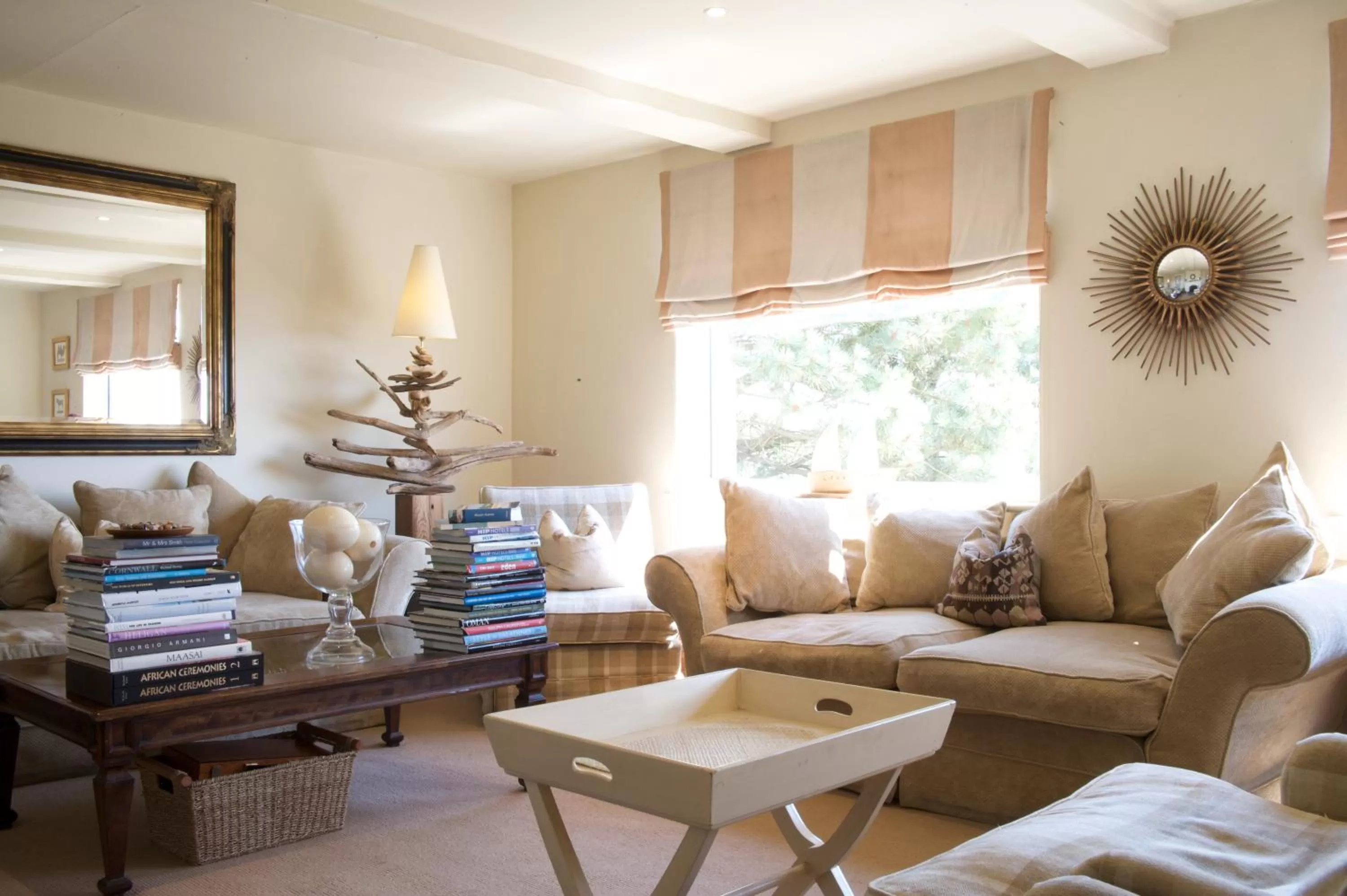 Lounge or bar in Driftwood B&B