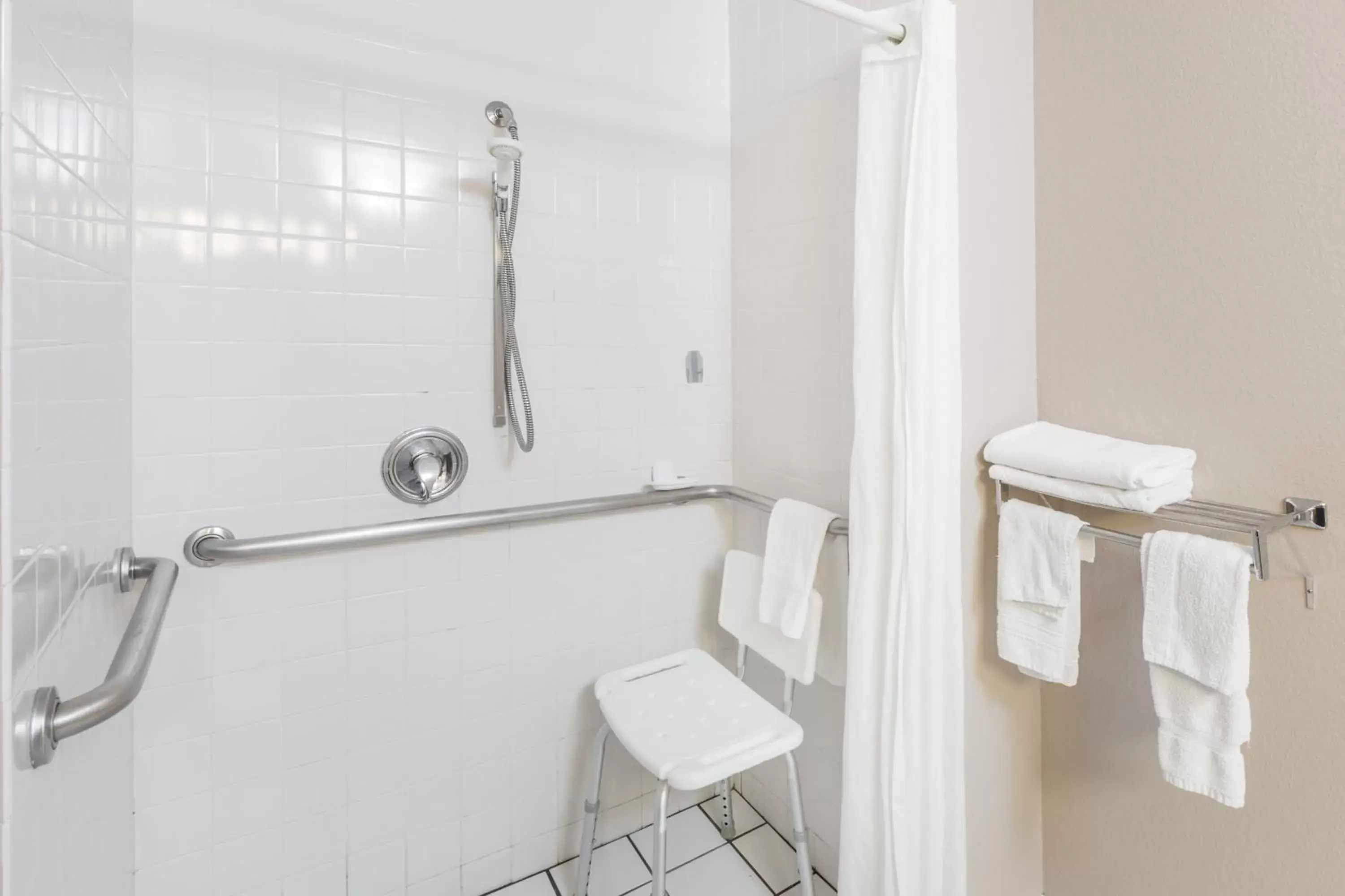 Shower, Bathroom in Super 8 by Wyndham Sioux City South