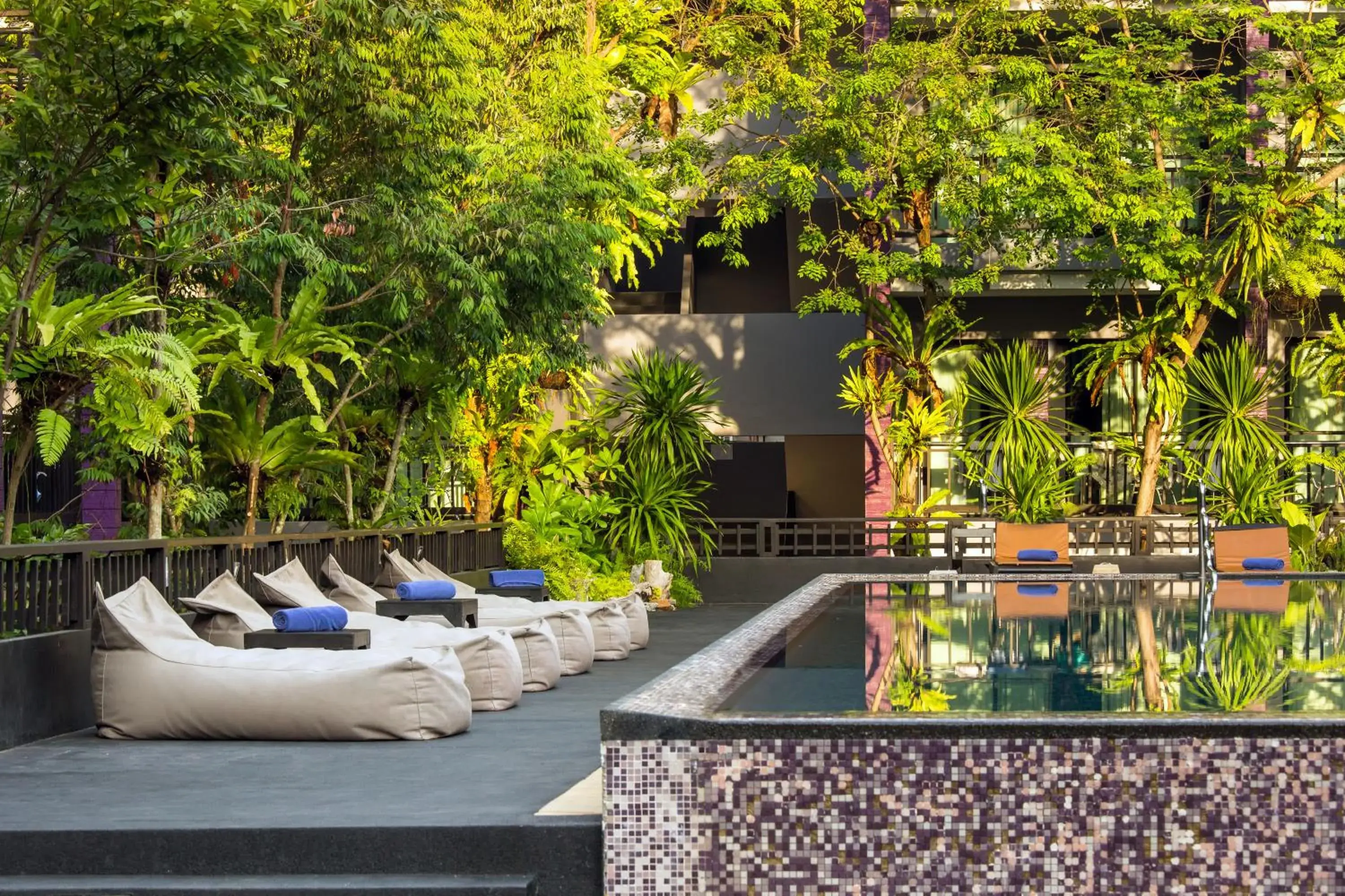 Swimming pool in Phuvaree Resort Swimming pool in Phuvaree Resort