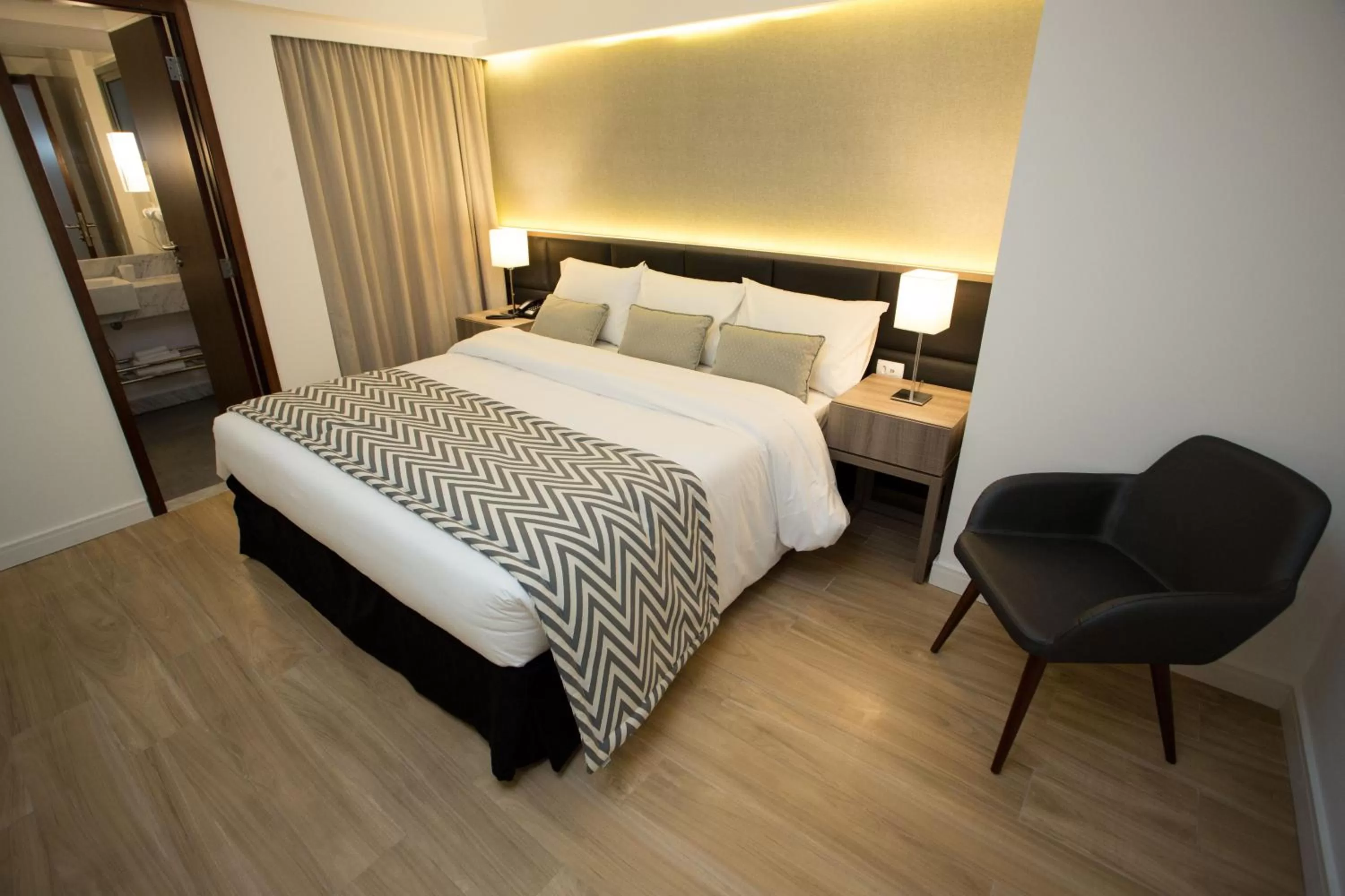 Bedroom, Bed in Royal Regency Palace Hotel