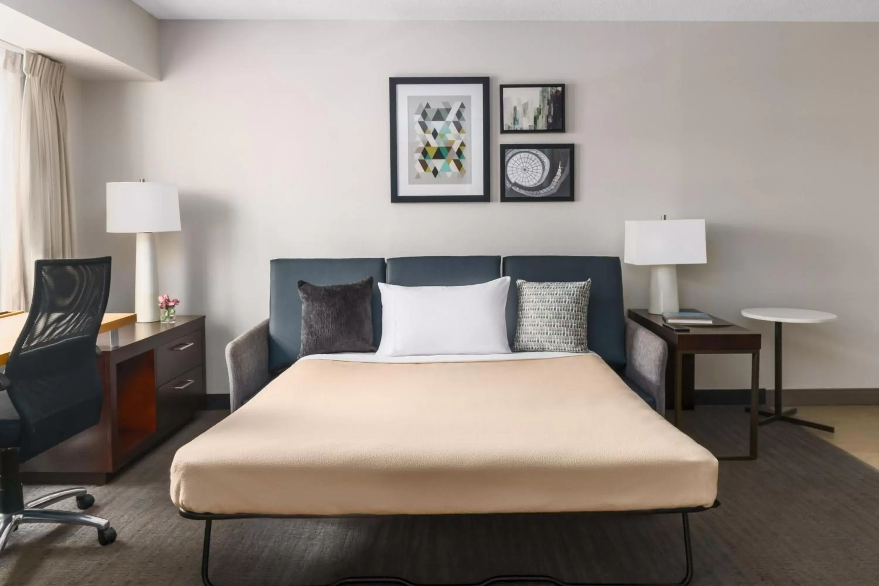 Photo of the whole room, Bed in Residence Inn Gaithersburg Washingtonian Center