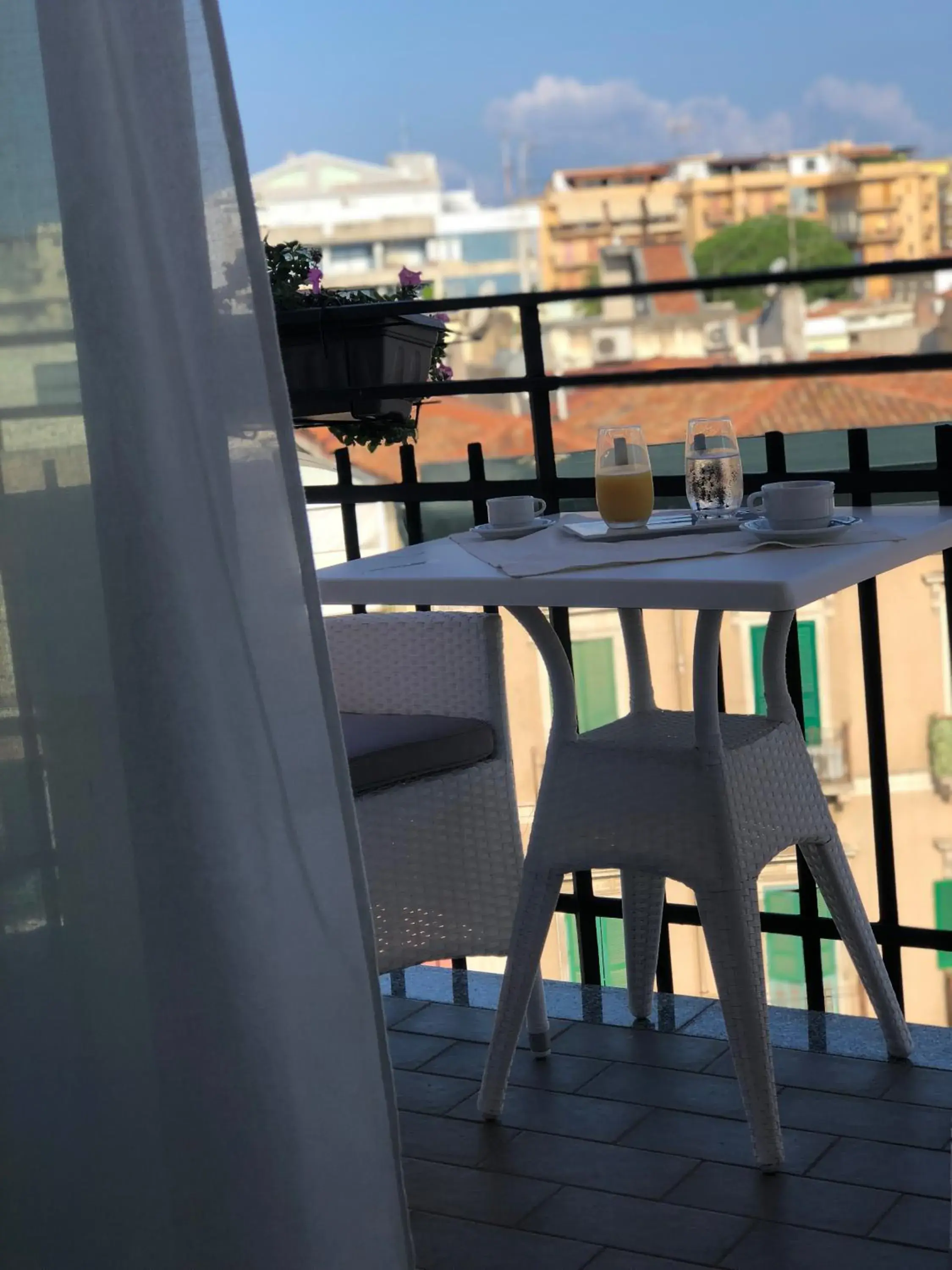 Breakfast, Balcony/Terrace in Albergo Milazzo INN - AiMori