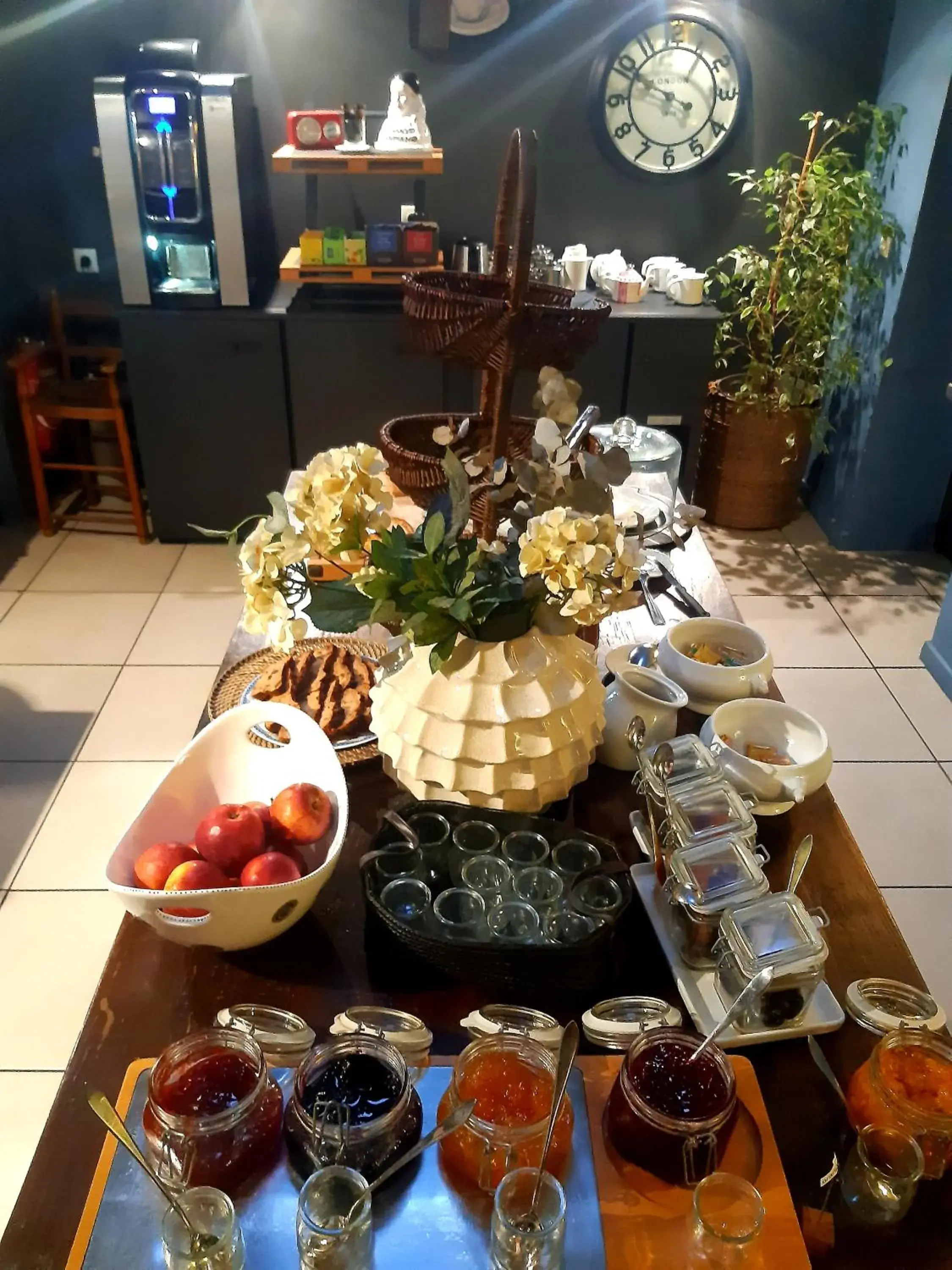 Buffet breakfast, Food in Be Cottage Hotel