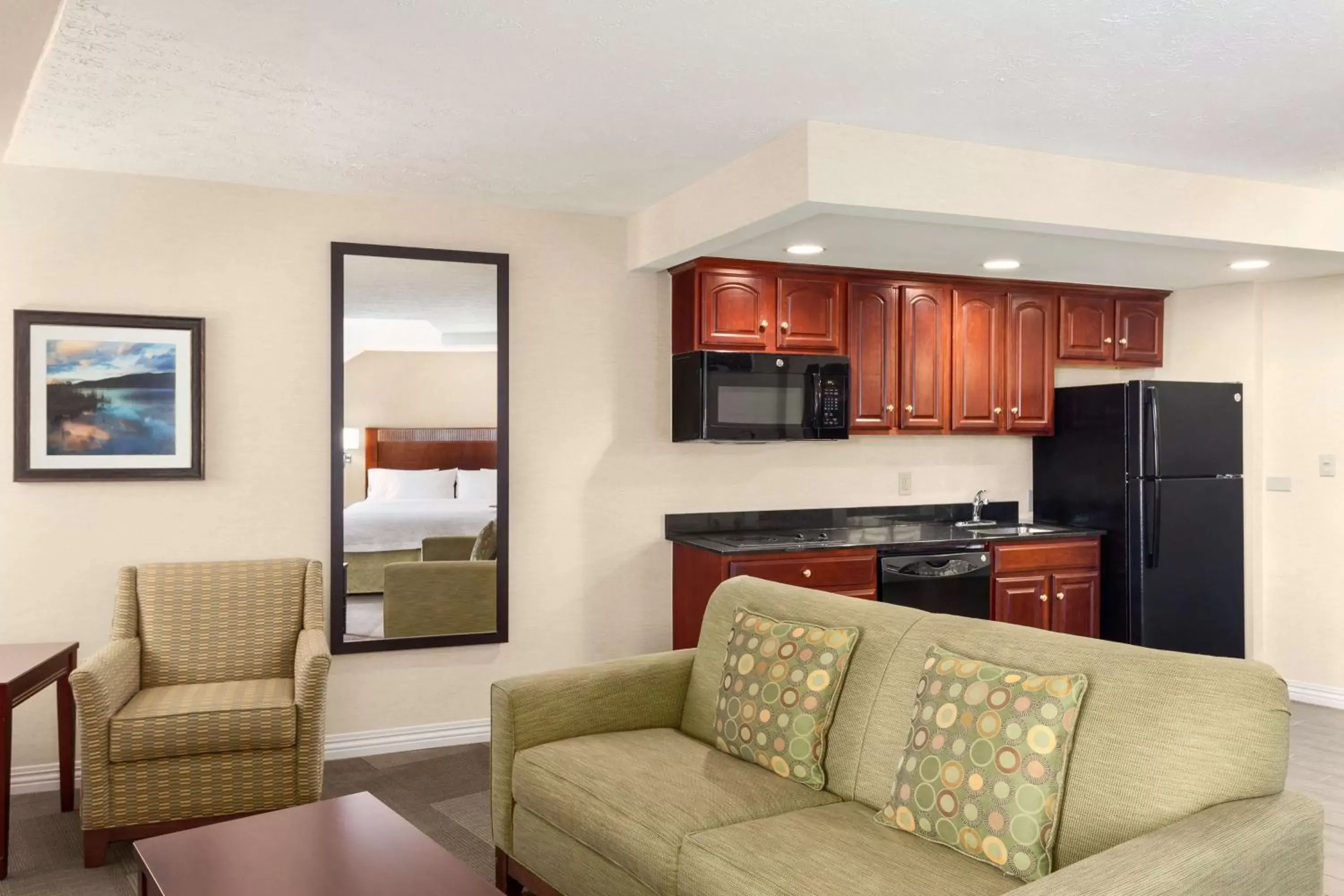 Living room, Seating Area in Hampton Inn Burlington - Colchester