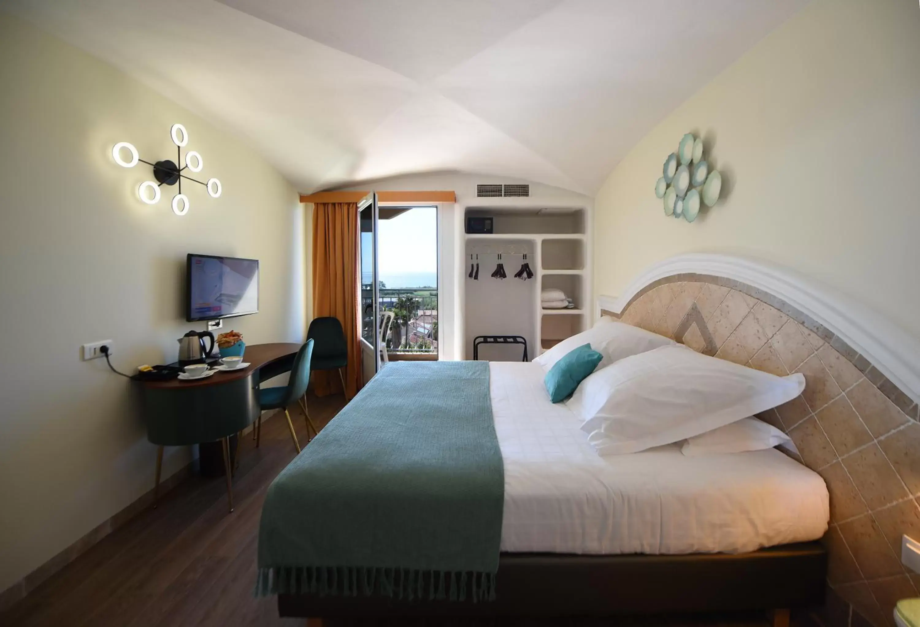 Bed in Hotel Restaurant & Spa L'Ostella