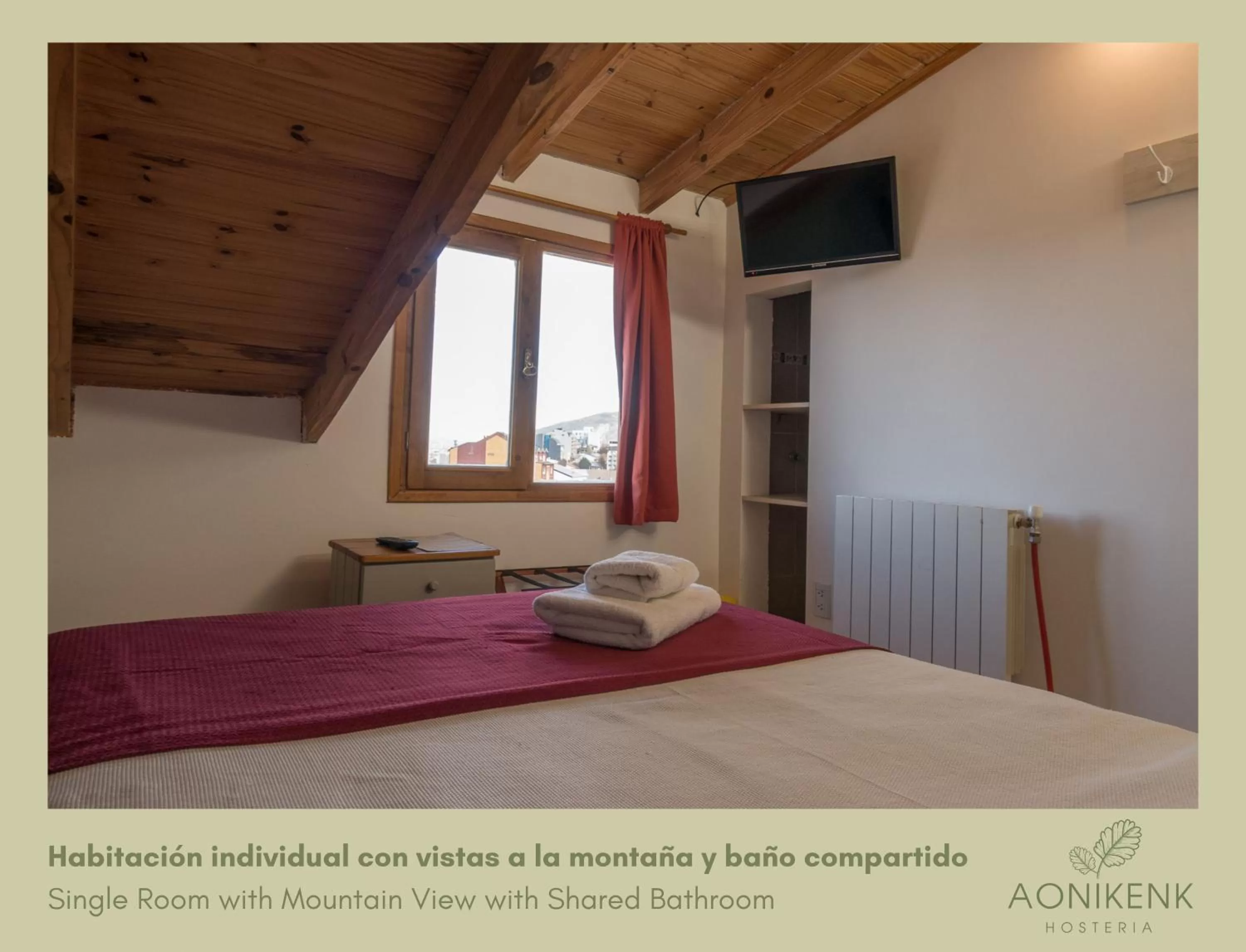 Single Room with Mountain View with Shared Bathroom - single occupancy in Hostería Aonikenk