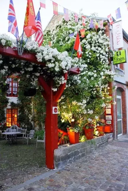 Facade/entrance in Hotel de France