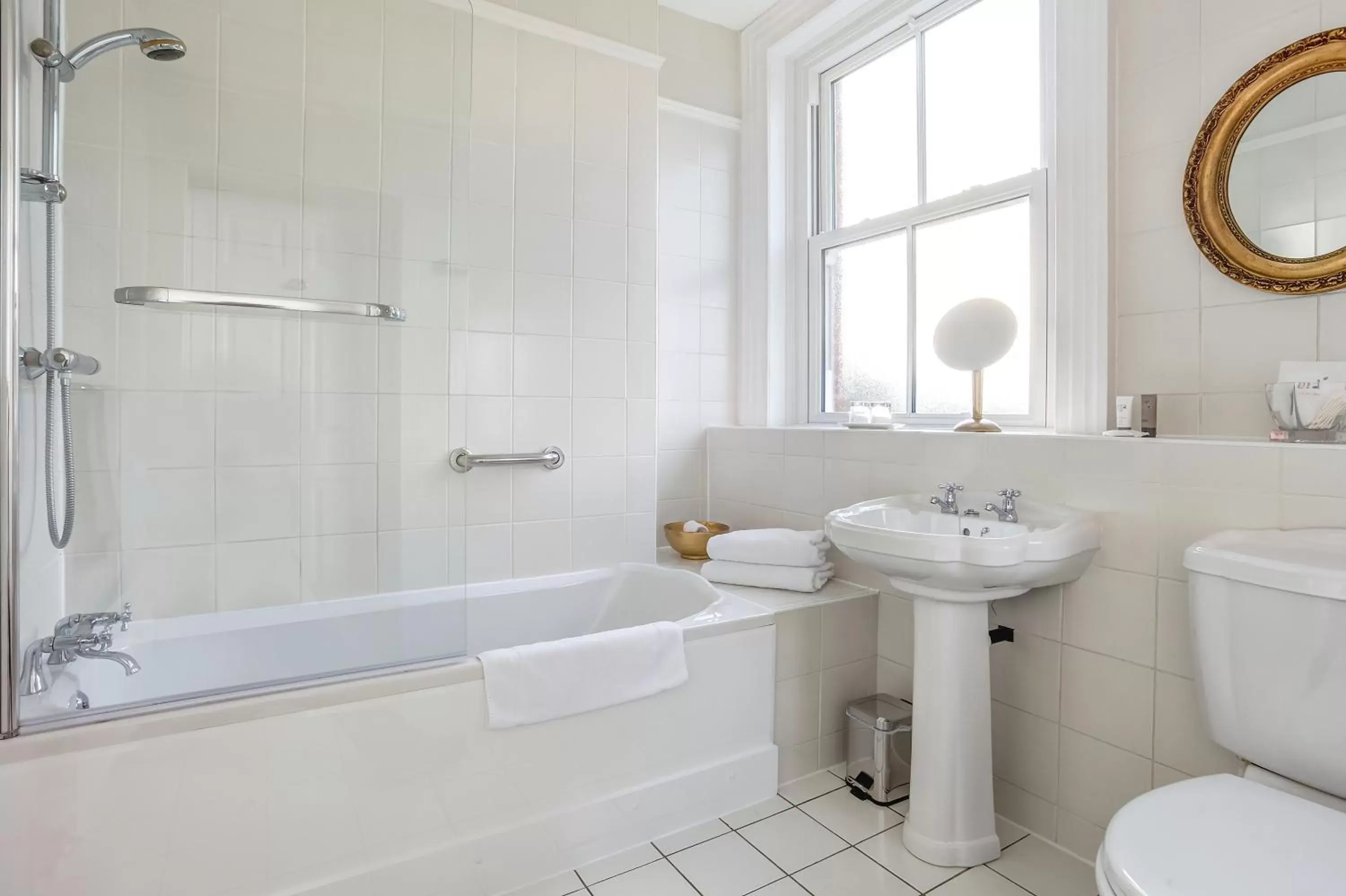 Bathroom in Alexandra Court Hotel