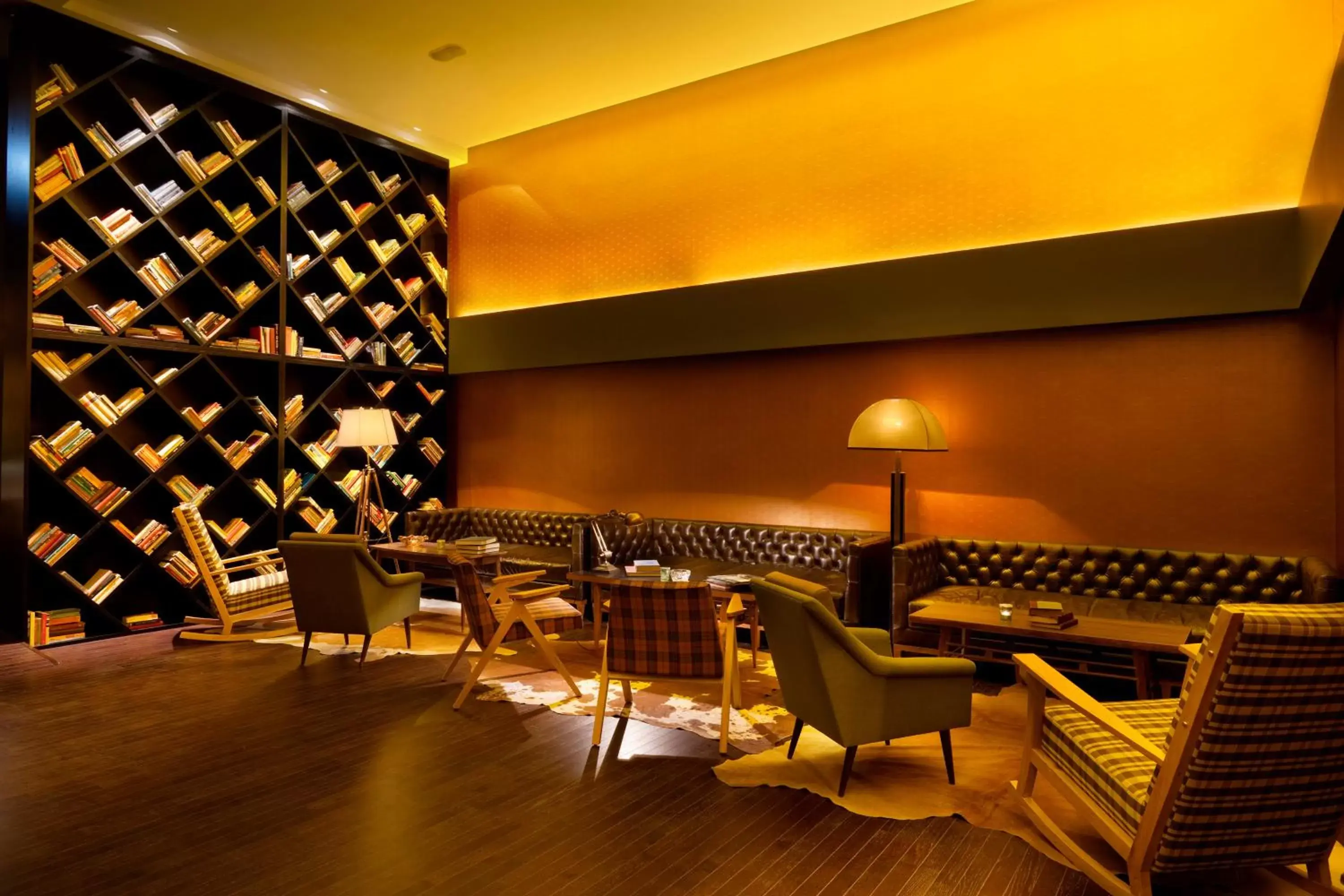 Lounge or bar, Restaurant/Places to Eat in Brown TLV Urban Hotel a member of Brown Hotels