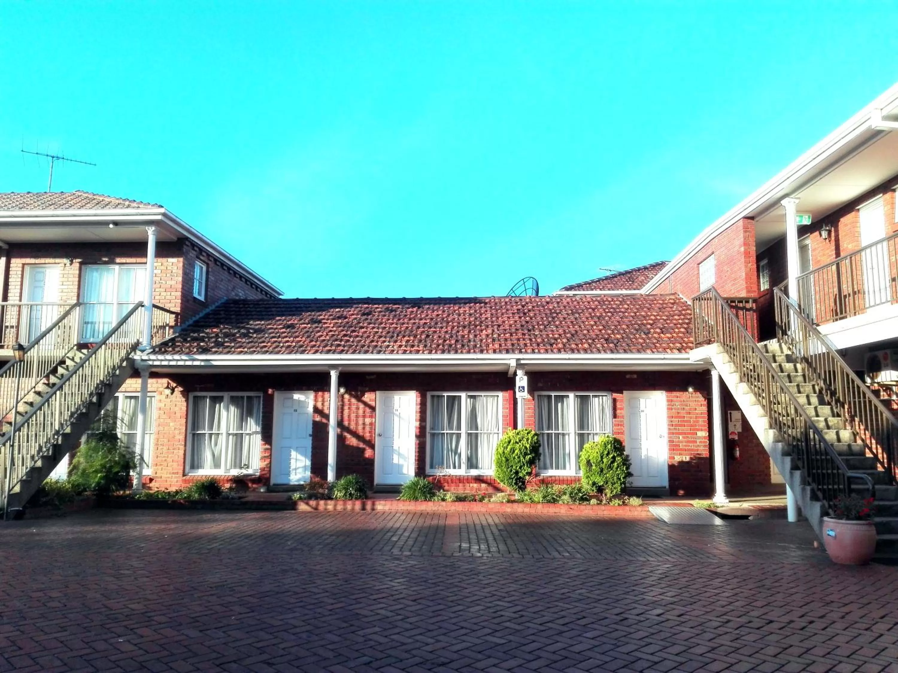 Property building in Glen Inn