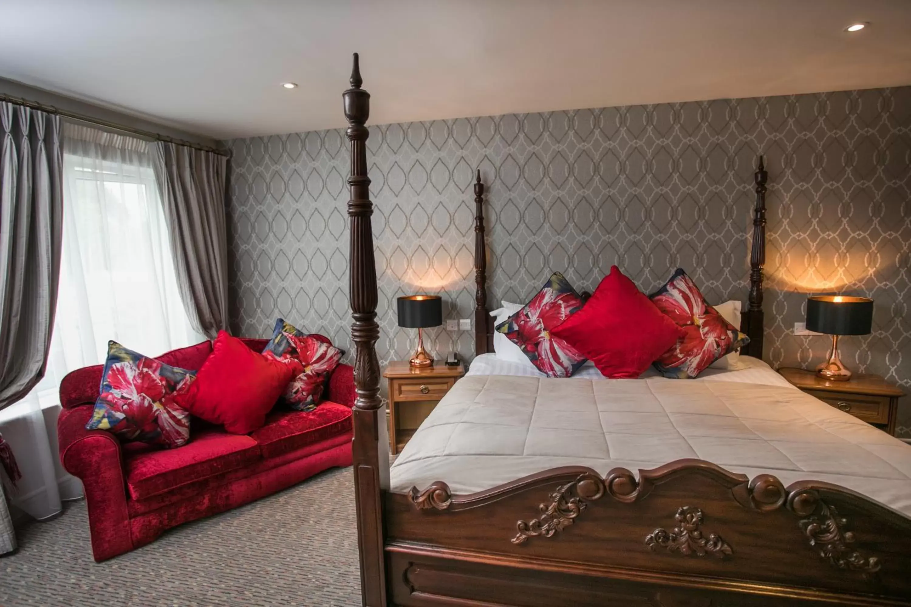 Bed in Longcourt House Hotel