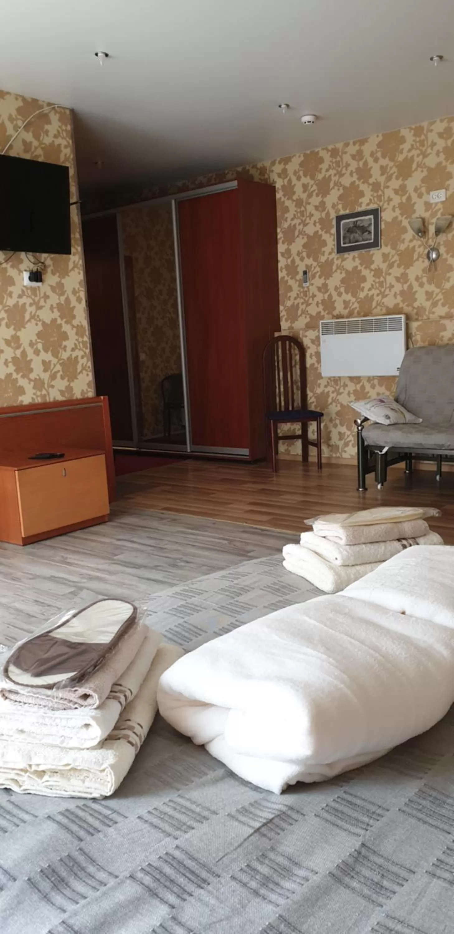 Photo of the whole room in YELLOW UNLIMITED HOTEL 4