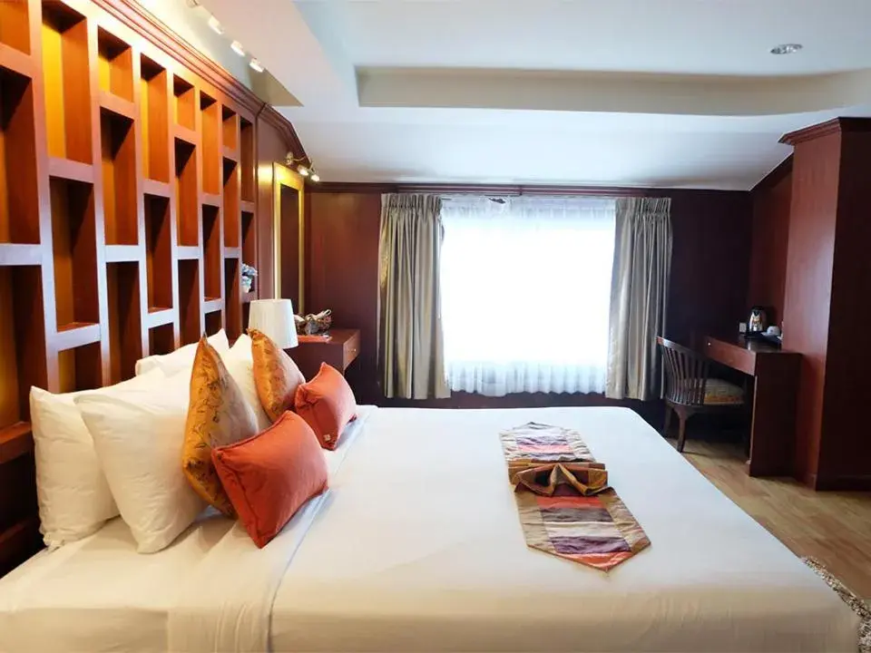 Guests, Bed in Grand Hill Resort and Spa