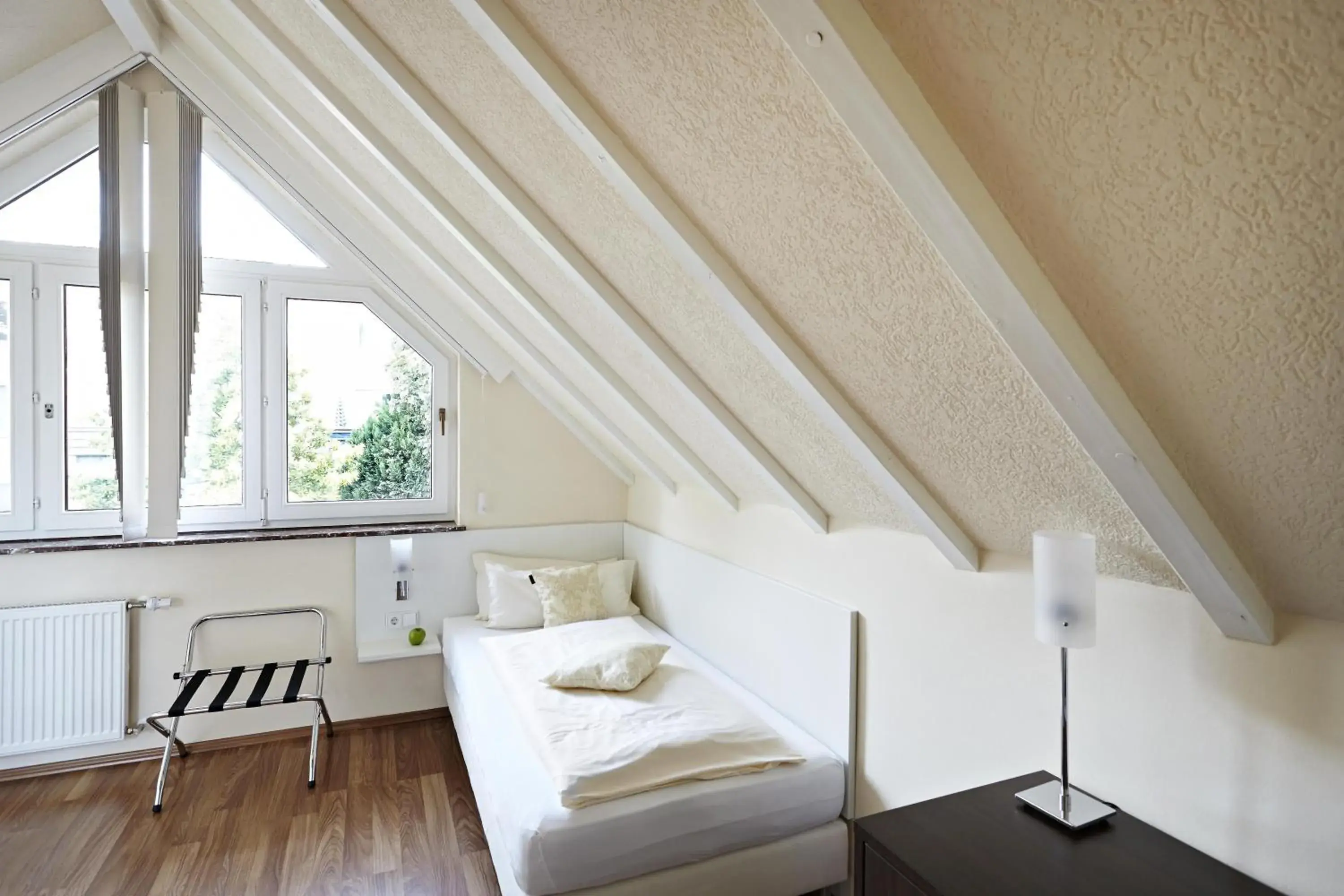 Bedroom, Bed in Hotel Bonjour