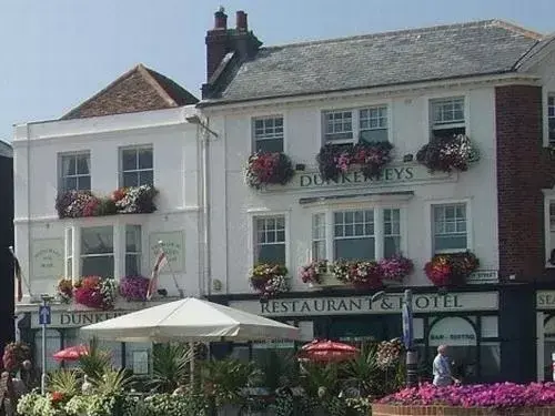 Property Building in Dunkerley's Hotel and Restaurant