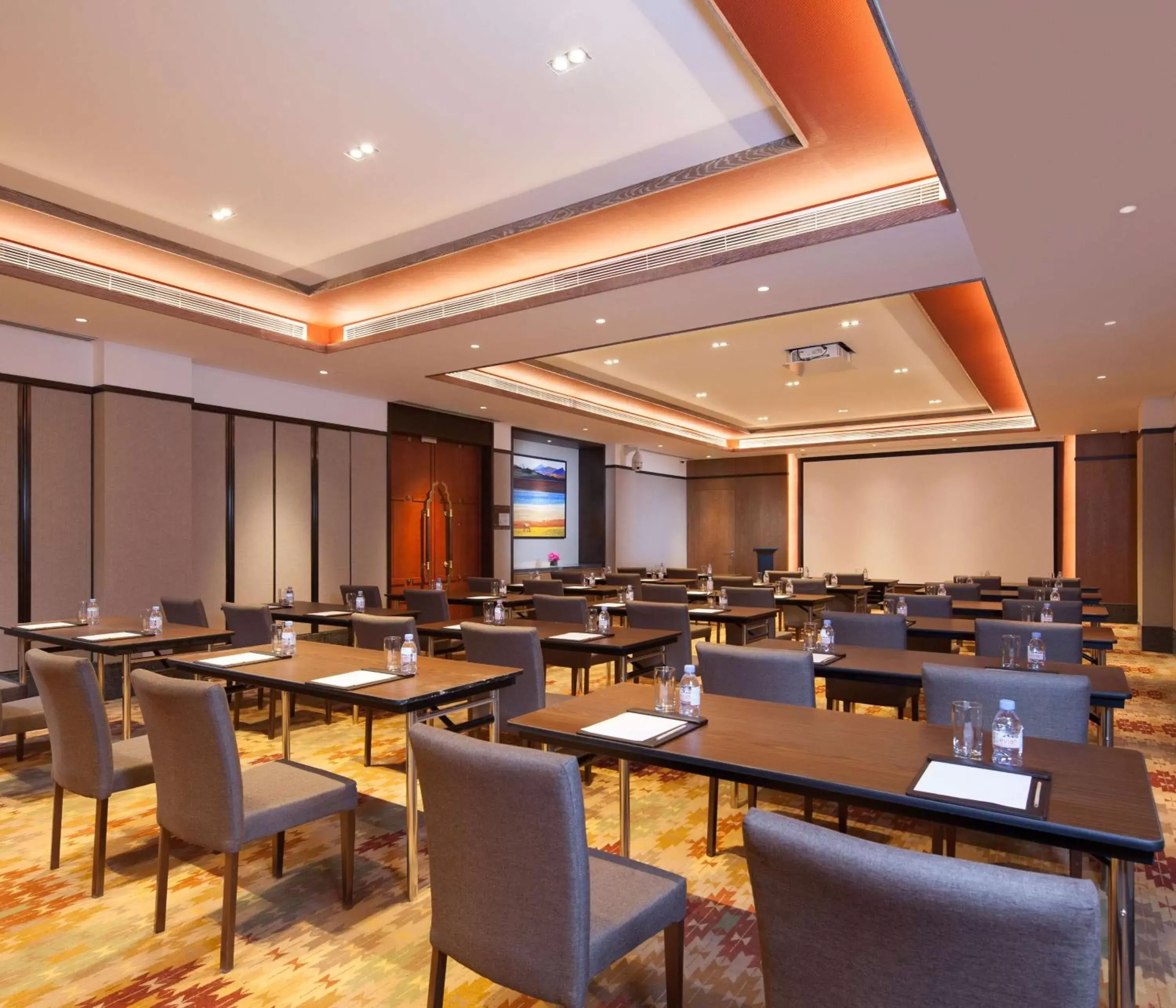Meeting/conference room in Hilton Garden Inn Shangri-La