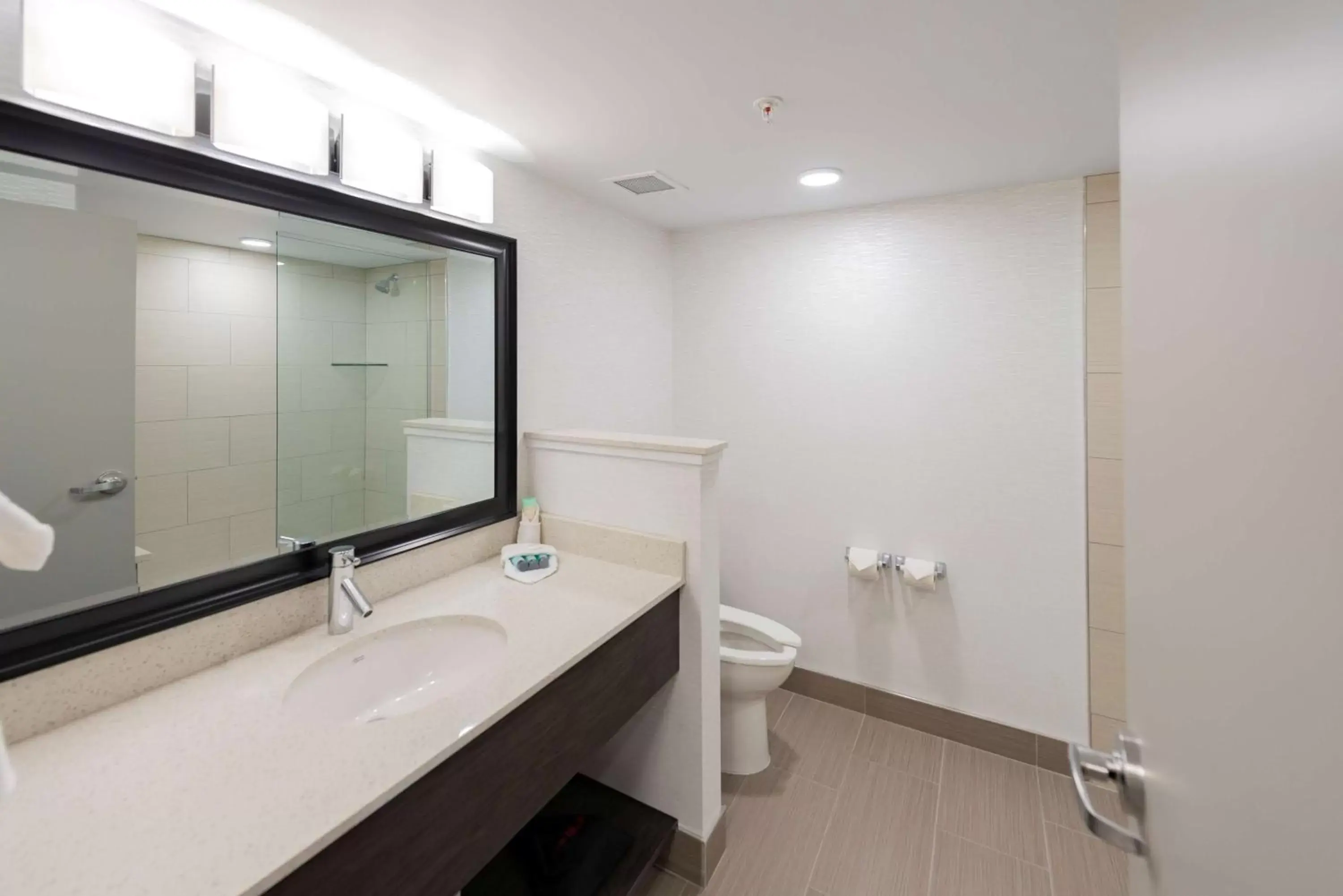 Bathroom in Prestige Treasure Cove Resort, WorldHotels Elite