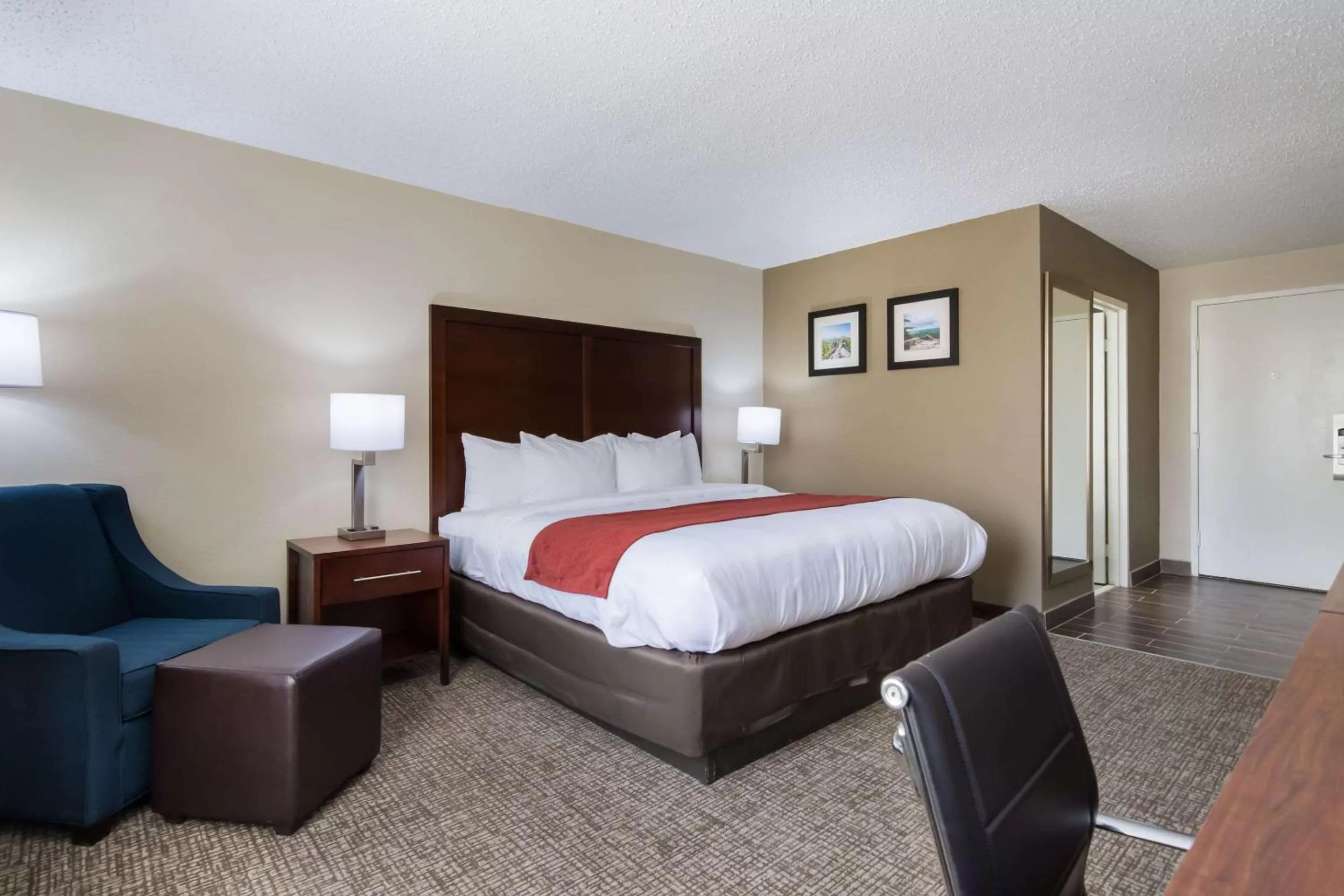 Photo of the whole room, Bed in Comfort Inn Kings Mountain