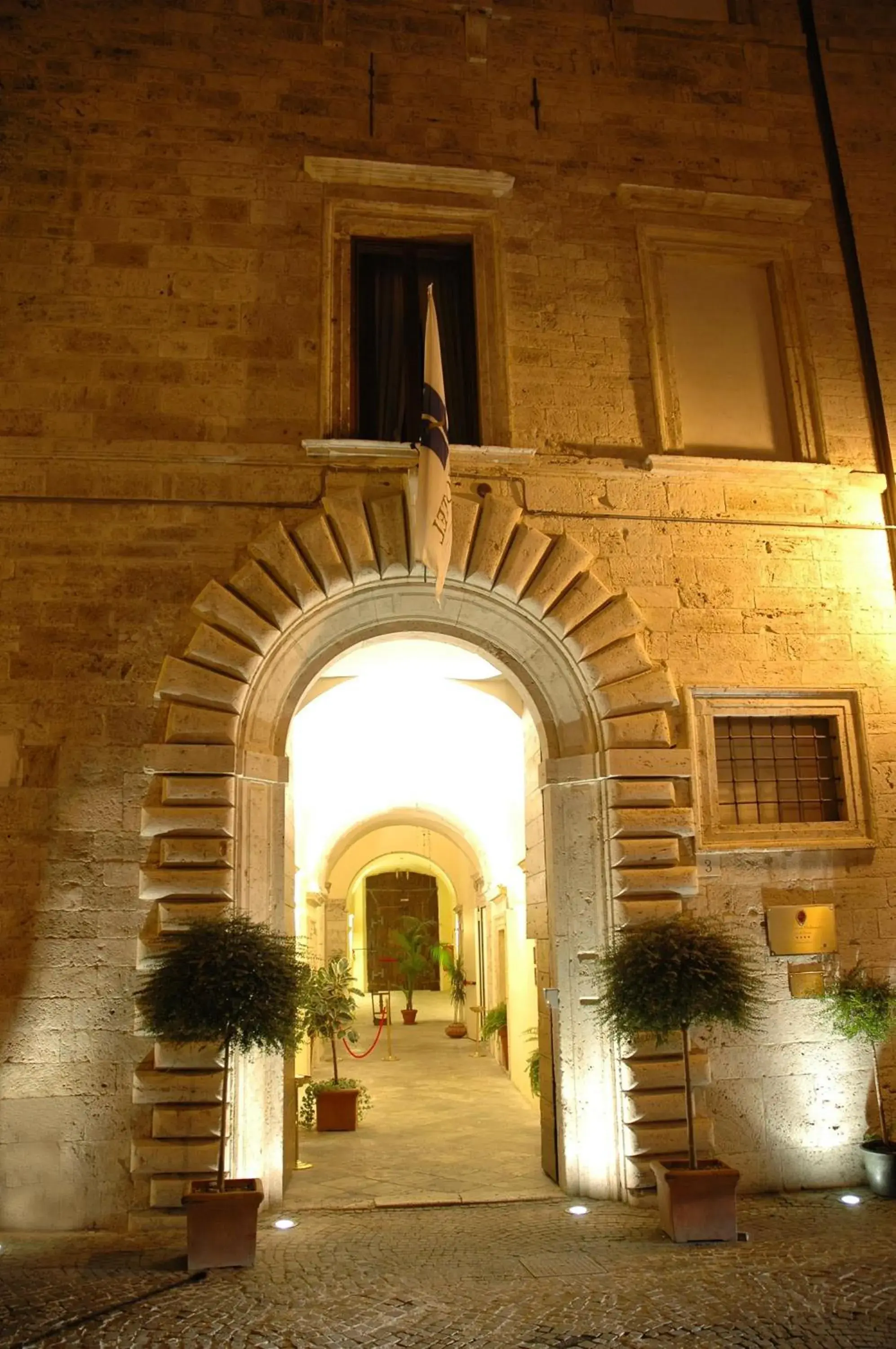 Facade/entrance in Palazzo Guiderocchi