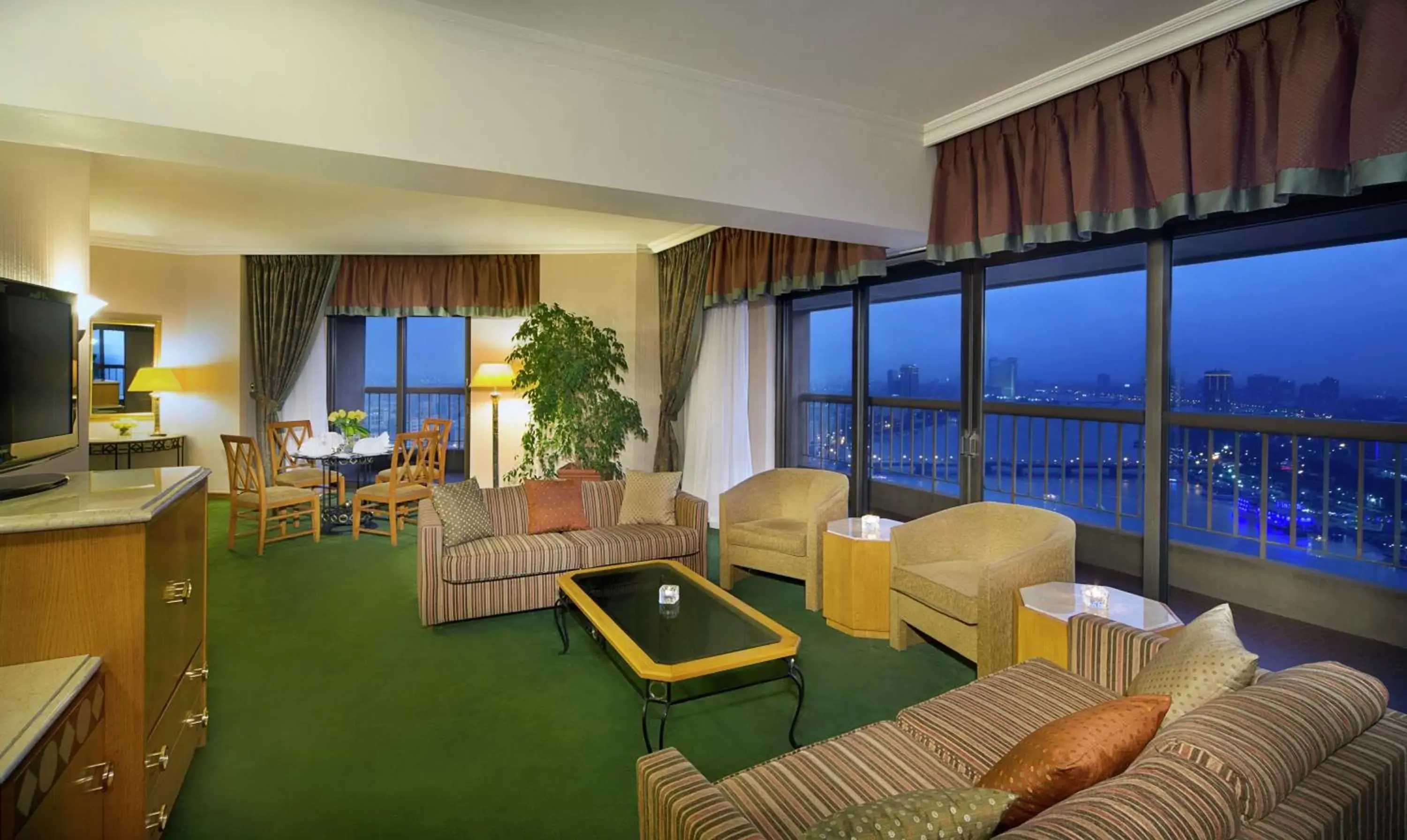 Bedroom, Seating Area in Ramses Hilton Hotel & Casino