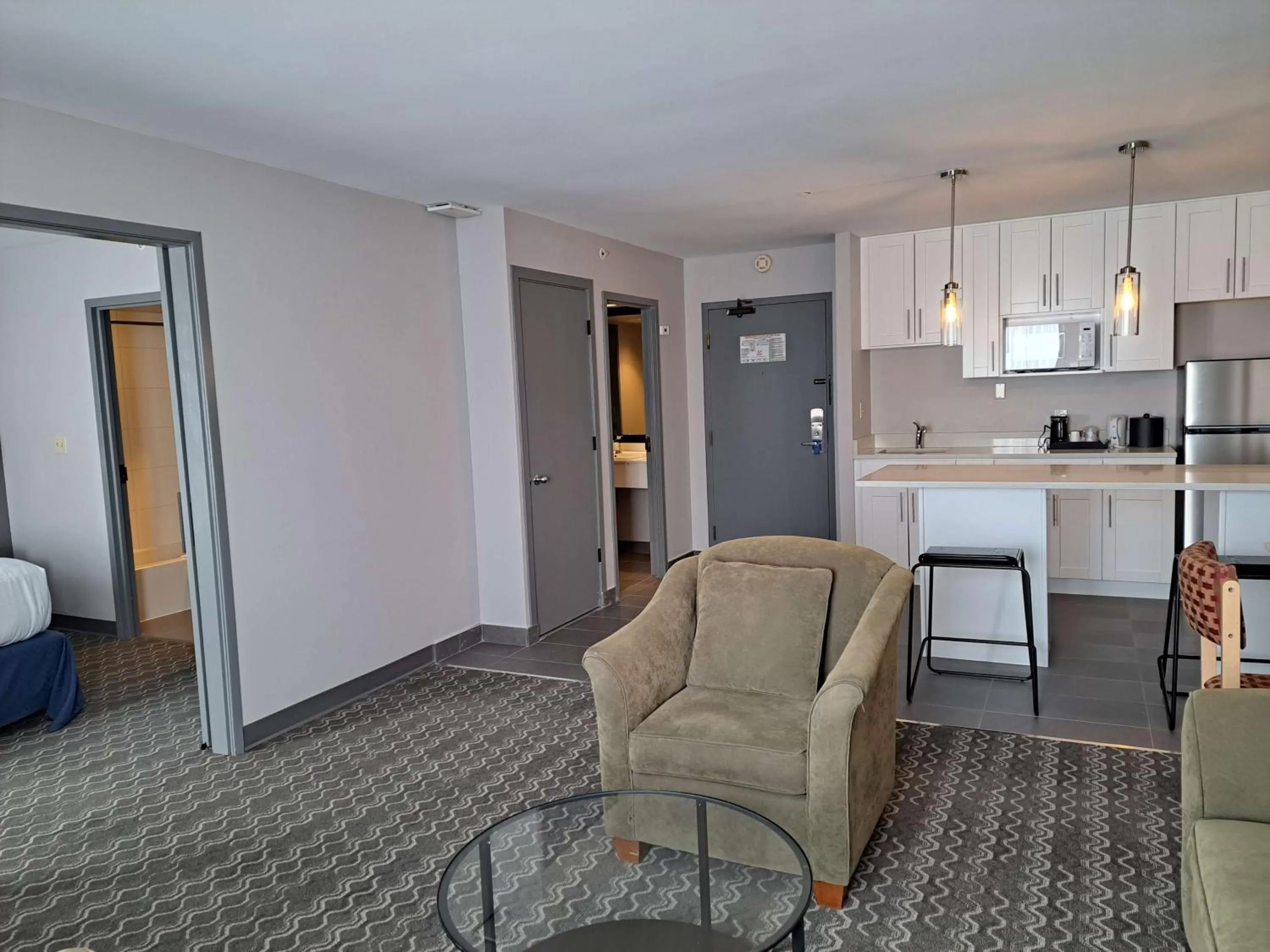 Bedroom in Best Western Plus Vancouver Airport Hotel