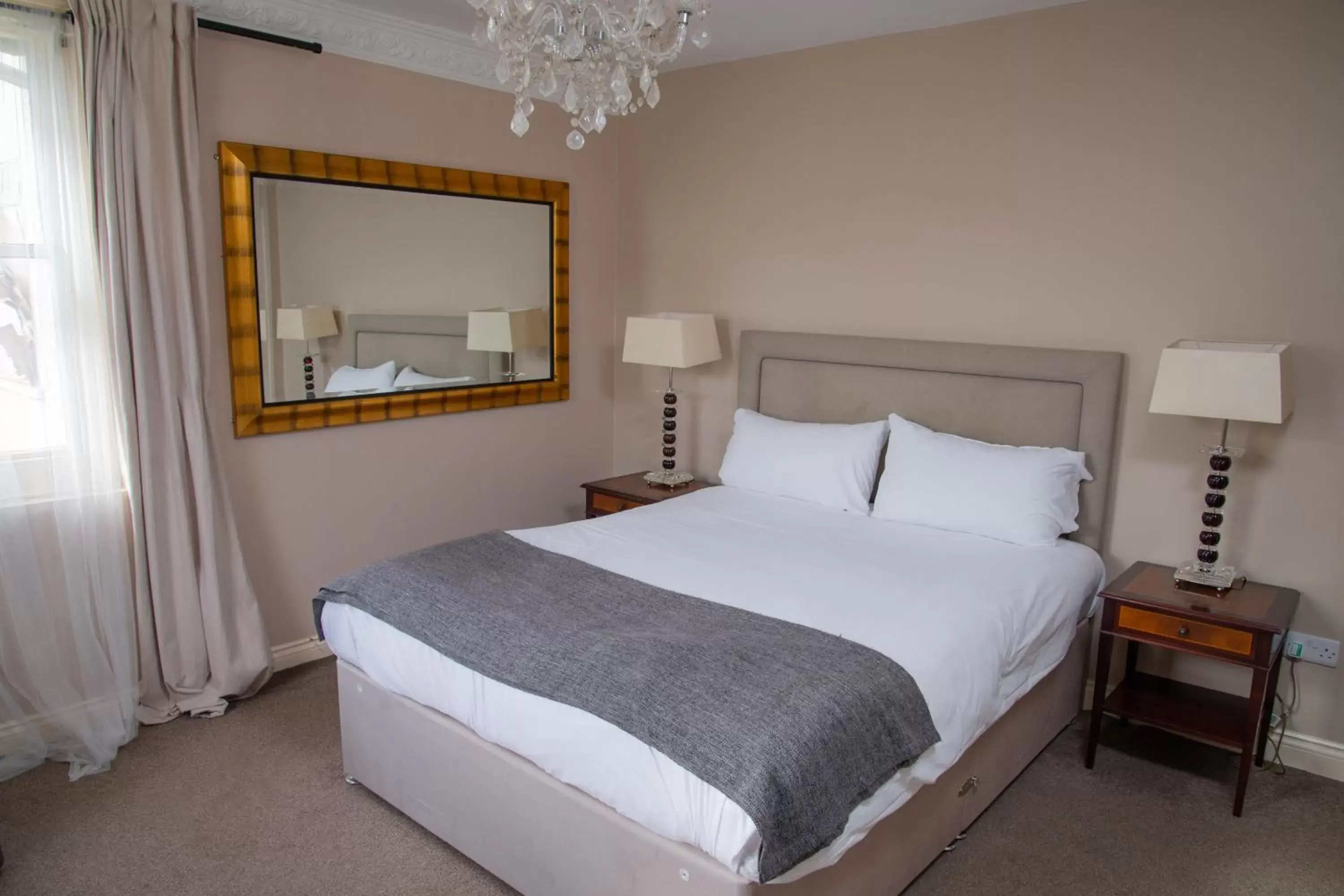 Bedroom, Bed in The Royal Hotel TLK
