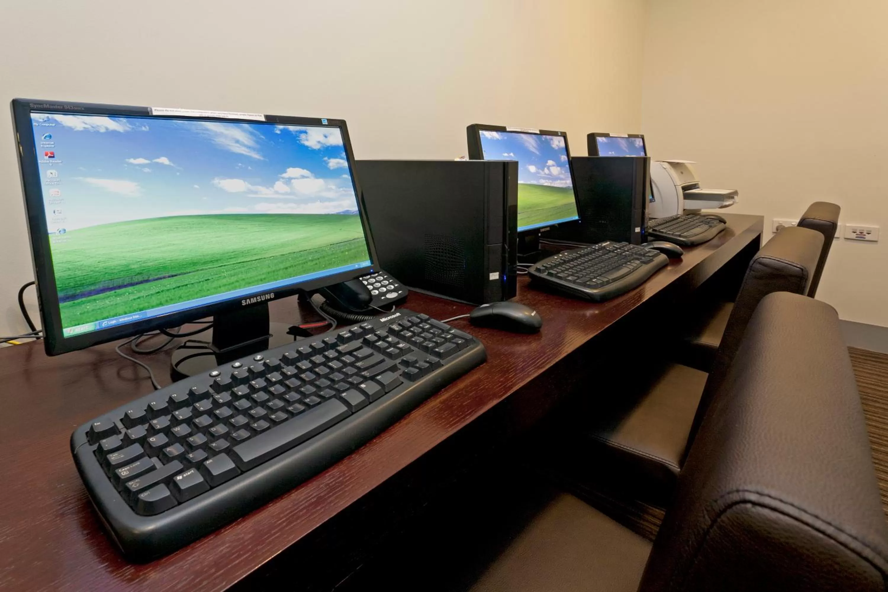 Business facilities in Causeway 353 Hotel