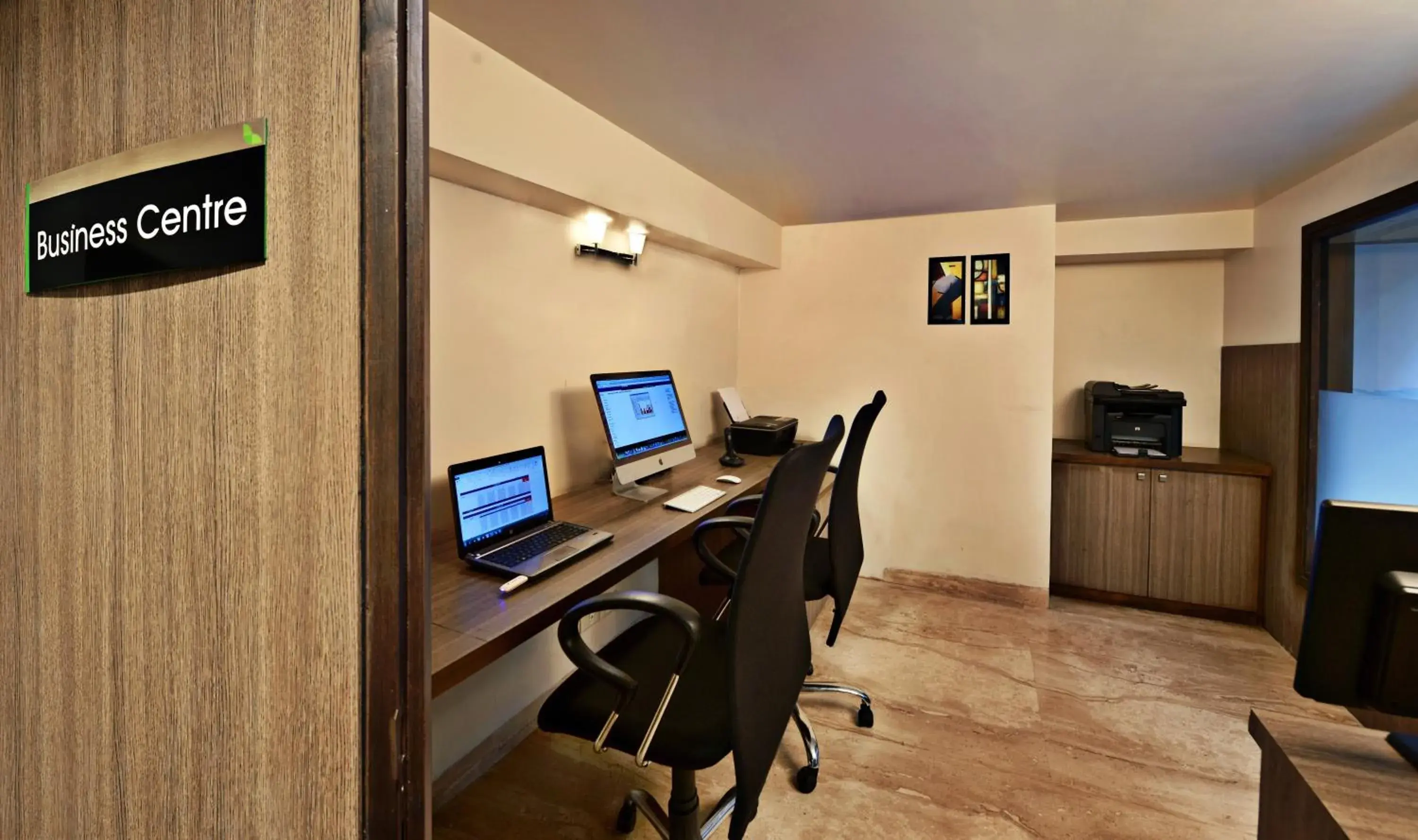 Business facilities in Leisure Inn Grand Chanakya