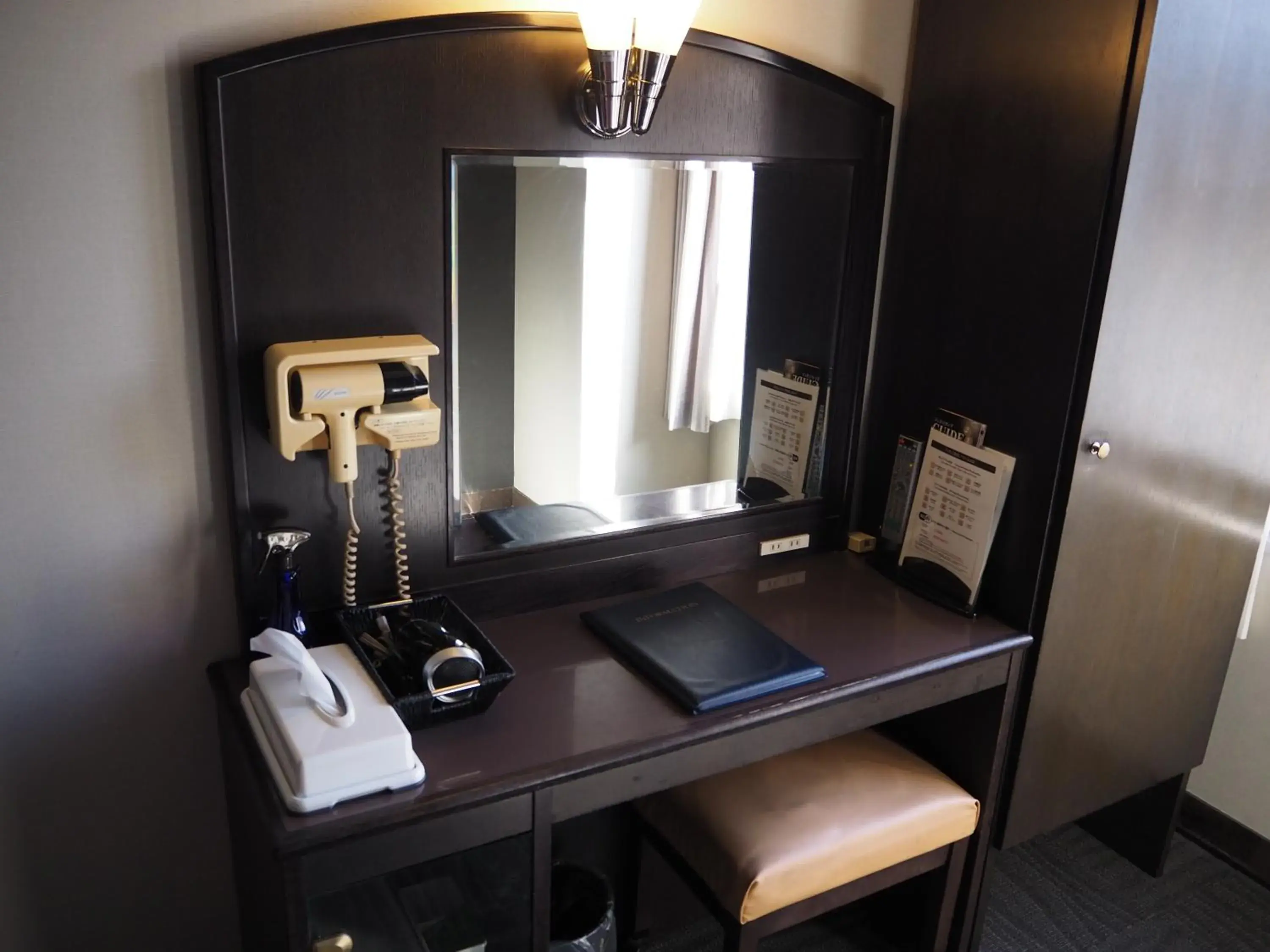 hair dresser, Coffee/Tea Facilities in Miyajima Coral Hotel