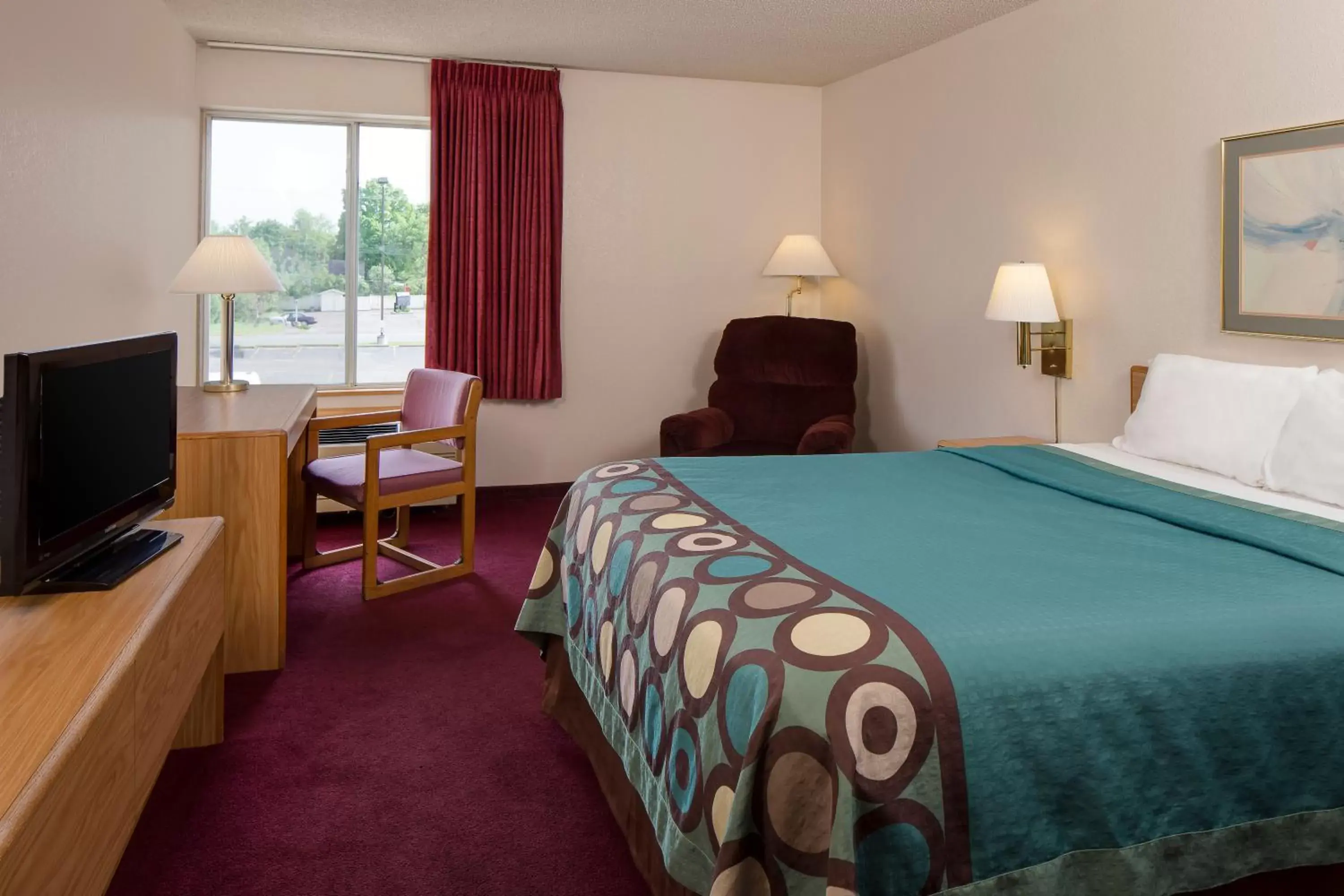 Photo of the whole room, Bed in Super 8 by Wyndham Menomonie WI