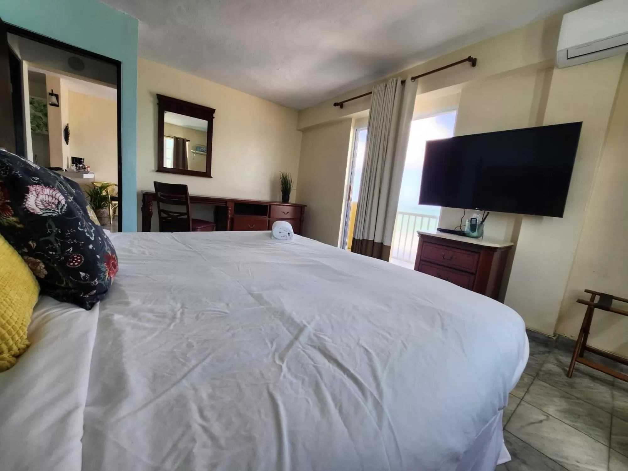 Bed in Selva Boutique Hotel - Luquillo Oceanfront Retreat - Adults Only