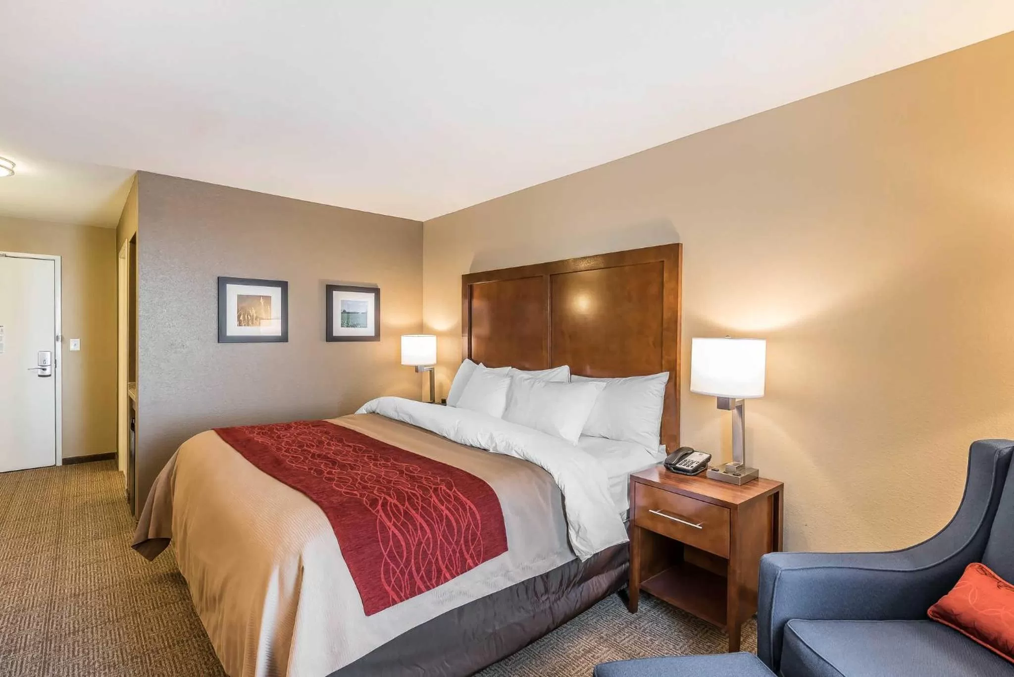 Property building, Bed in Comfort Inn & Suites Sidney I-80