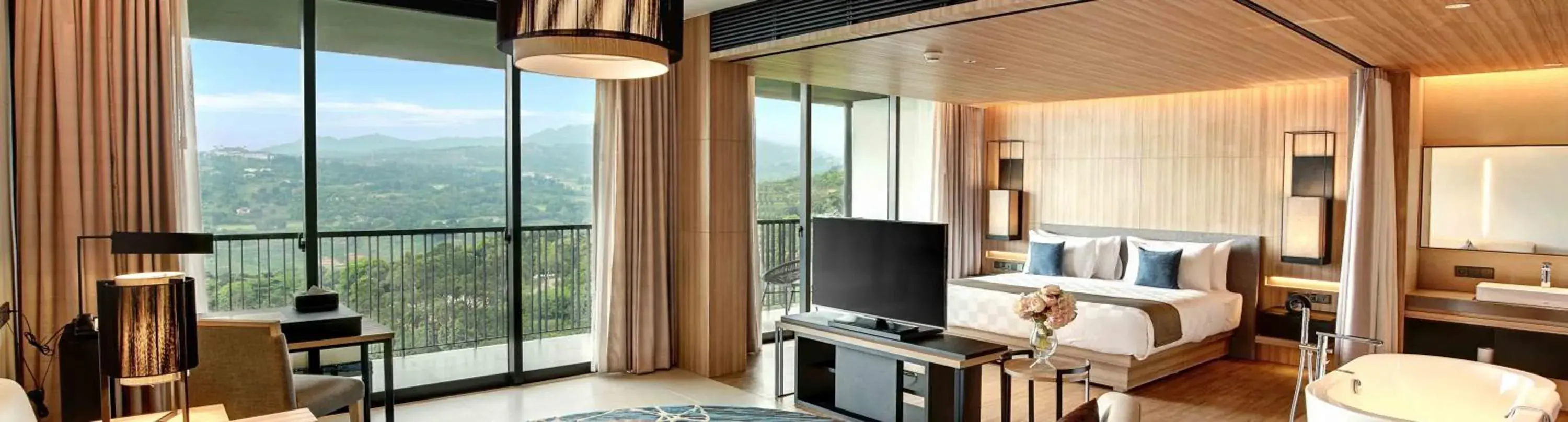 Bedroom, TV/Entertainment Center in Royal Tulip Gunung Geulis Resort and Golf
