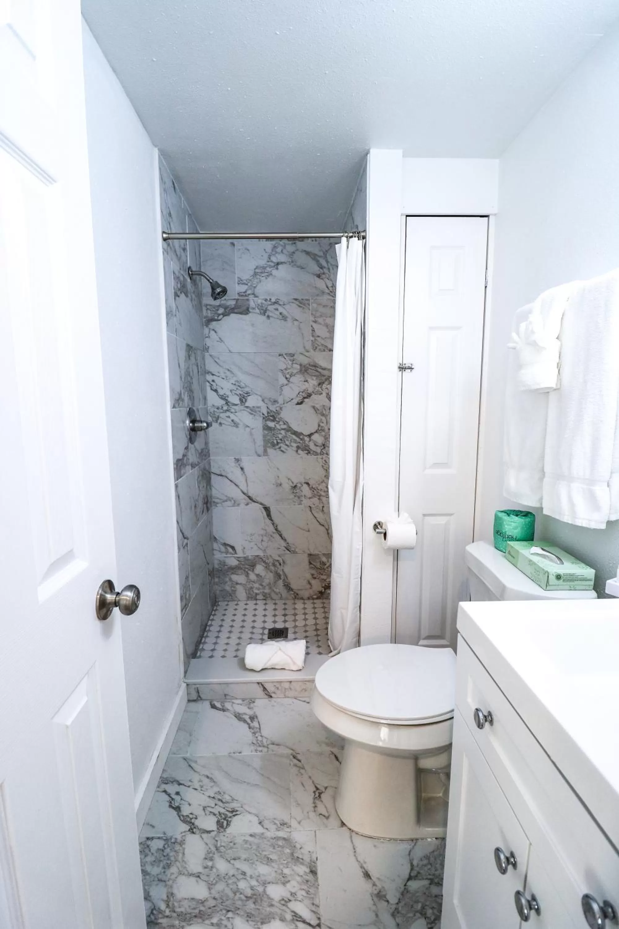 Bathroom in Drop Anchor Resort & Marina