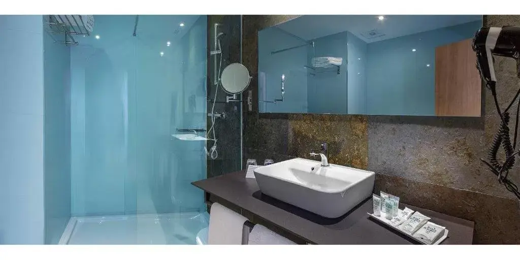 Bathroom in RH Bayren Hotel & Spa 4* Sup