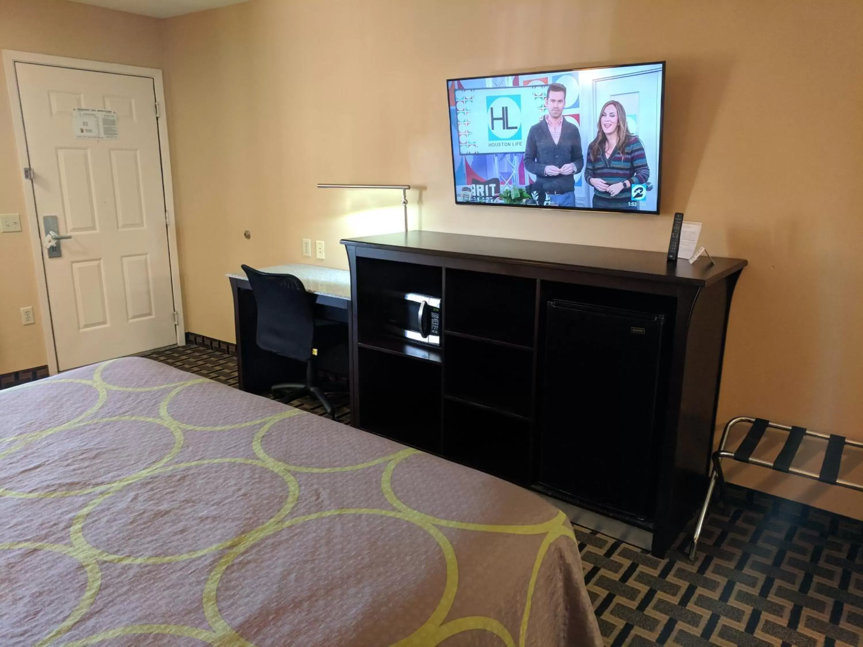 TV and multimedia, TV/Entertainment Center in Super 8 by Wyndham Houston/Willowbrook Hwy 249