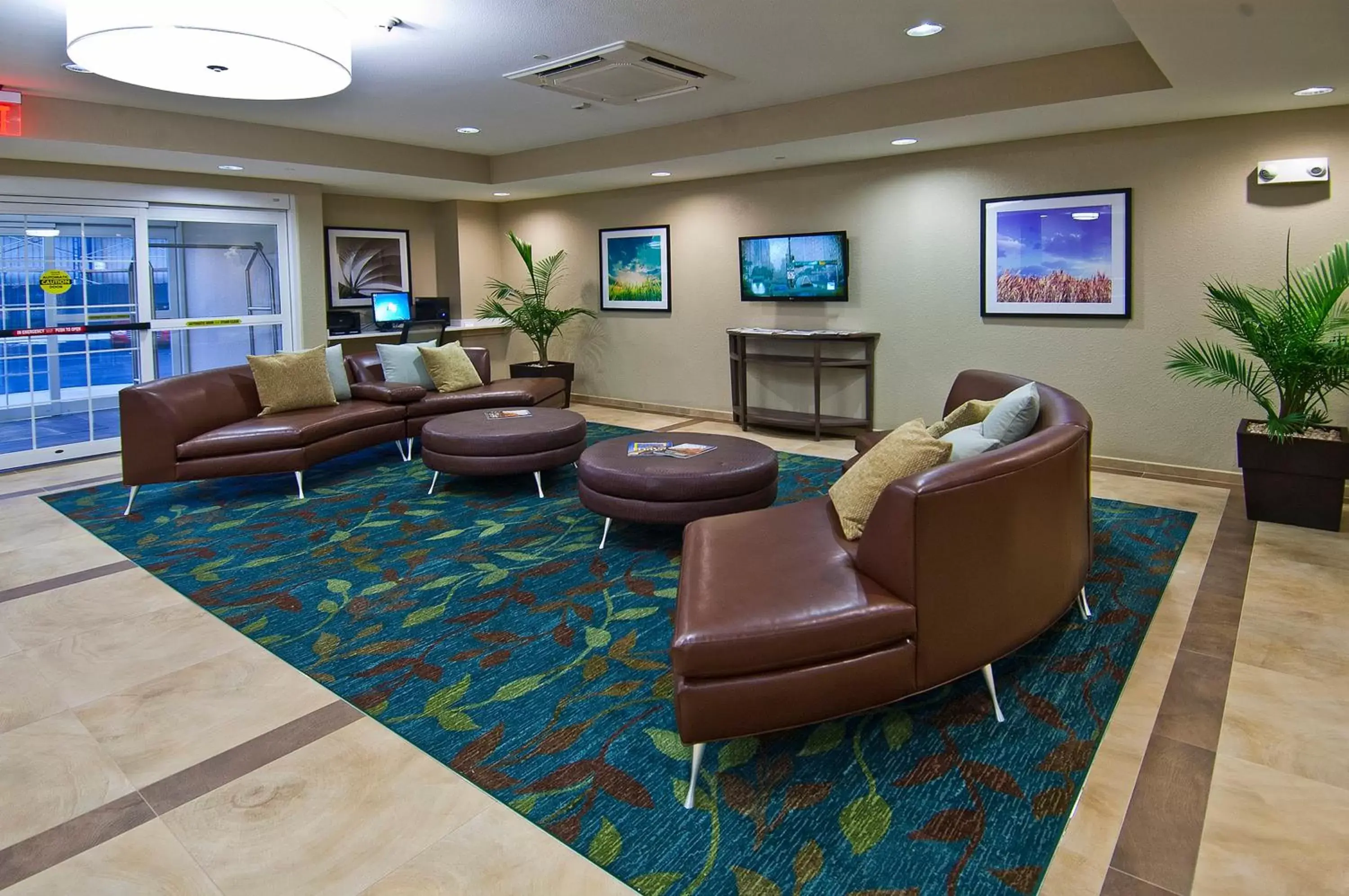 Property building, Lobby/Reception in Candlewood Suites Tupelo, an IHG Hotel