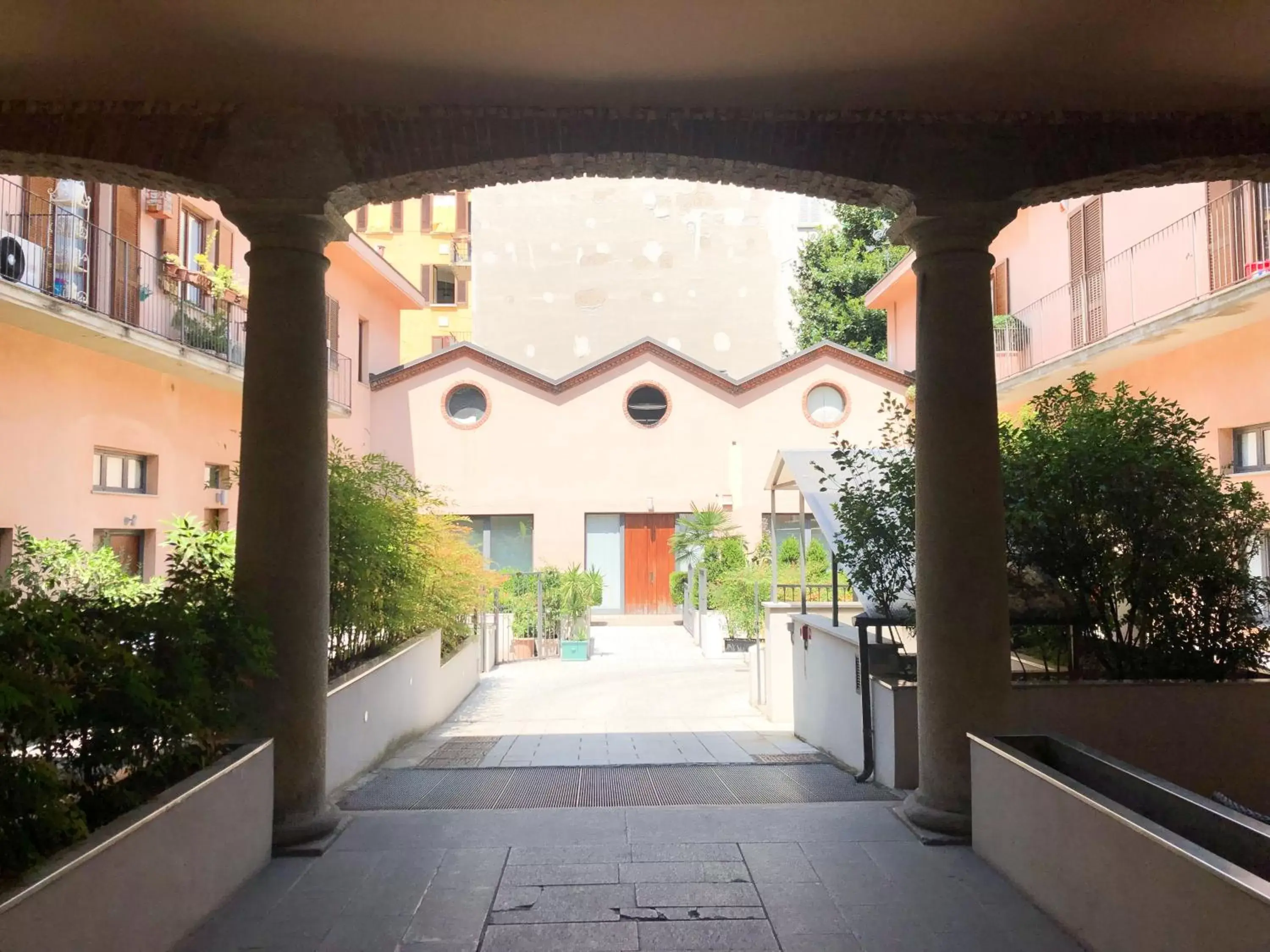Facade/entrance in Easy Milano - Rooms and Apartments Navigli