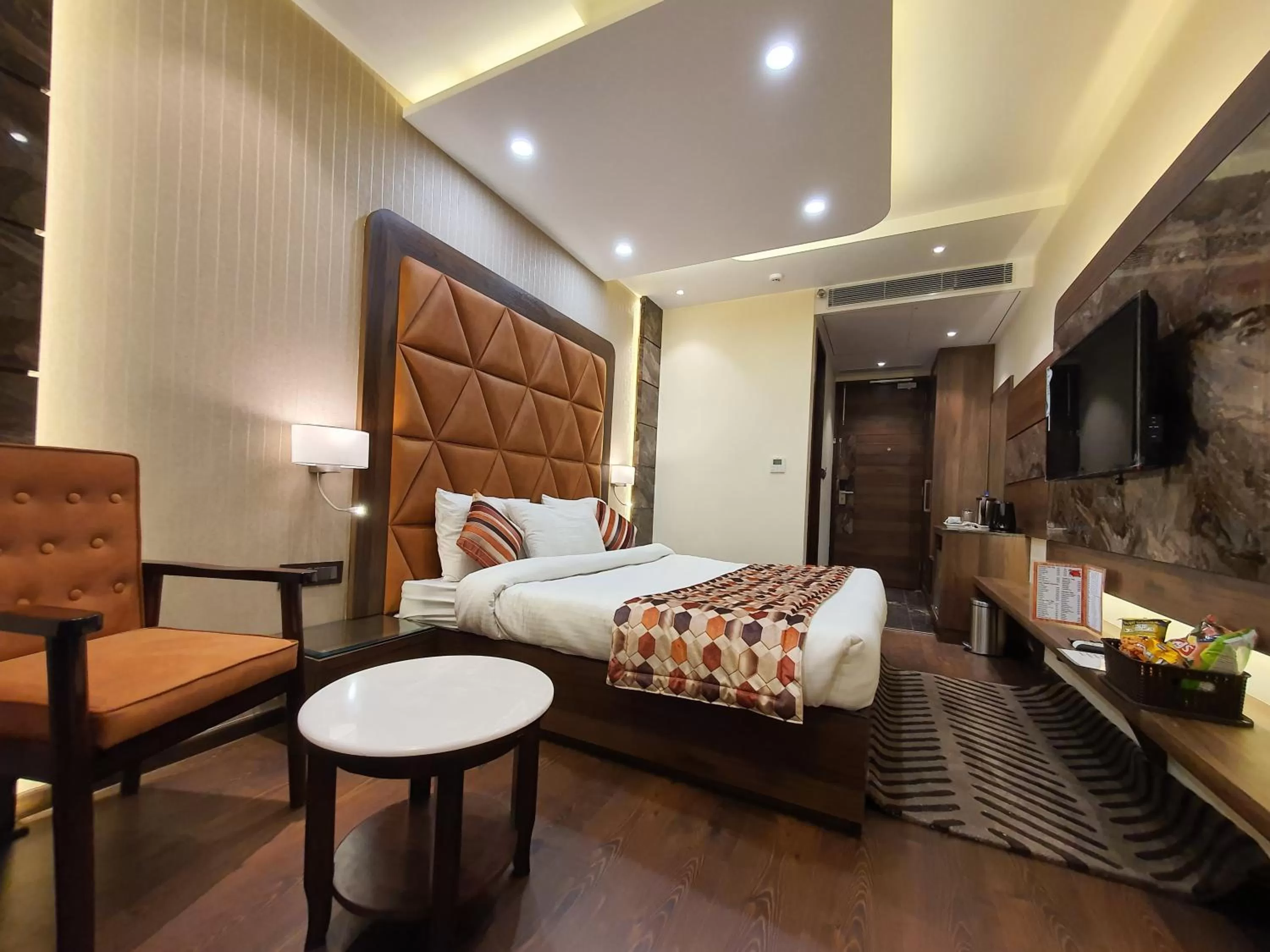 Bed in Hotel Makhan Residency