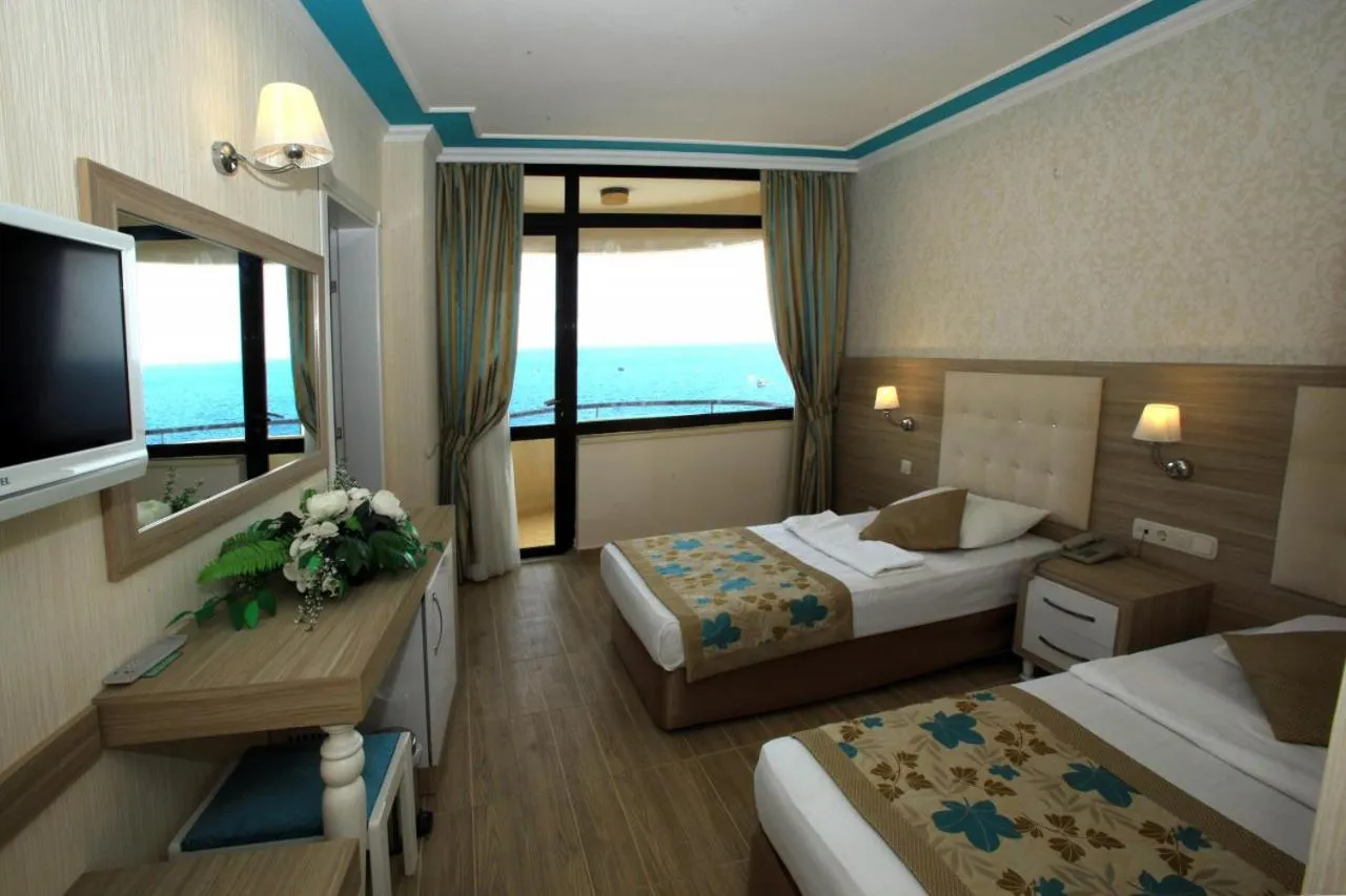 Day, Bed in Cender Hotel