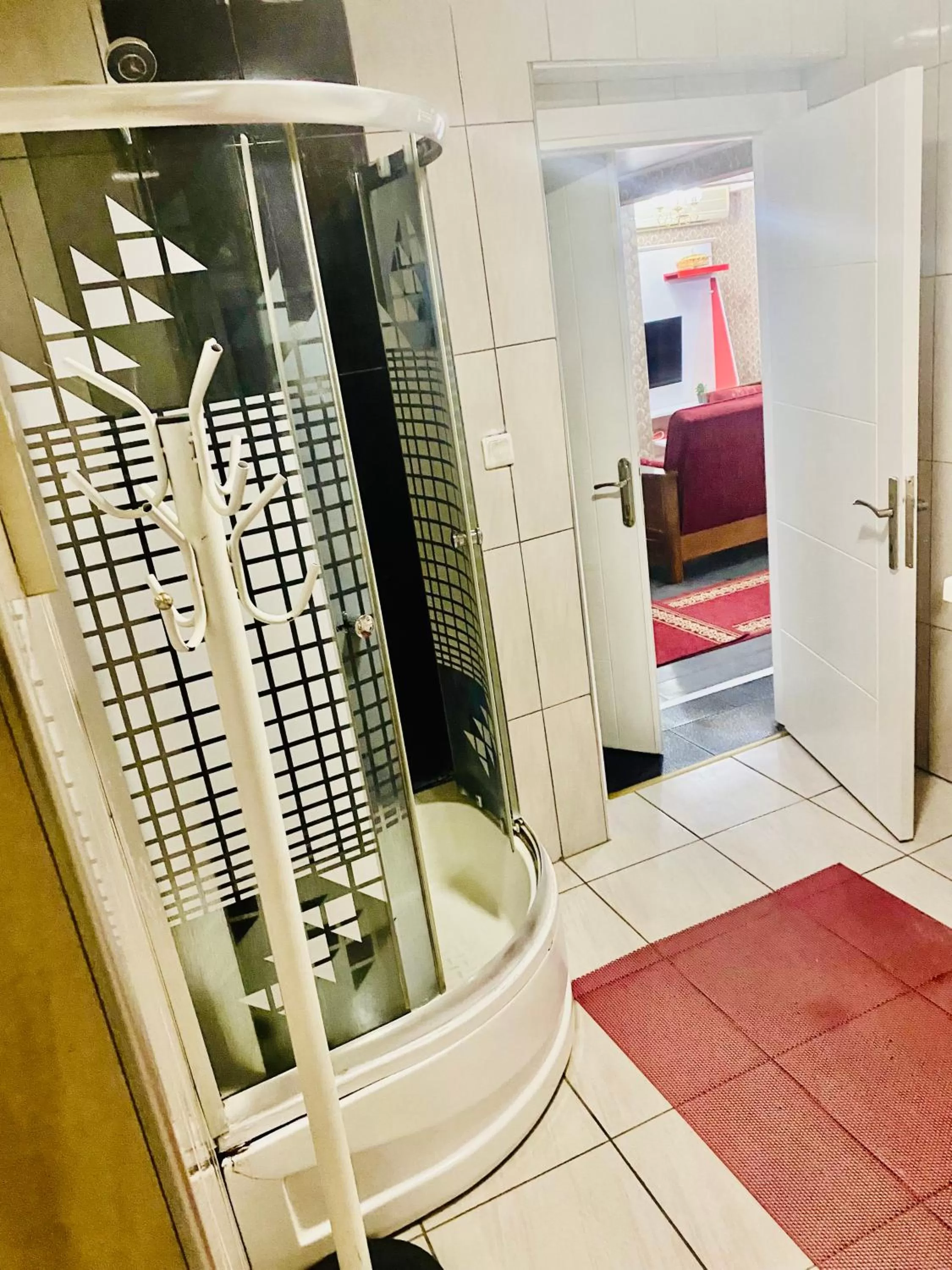 Shower in White Suites Hotel İstanbul